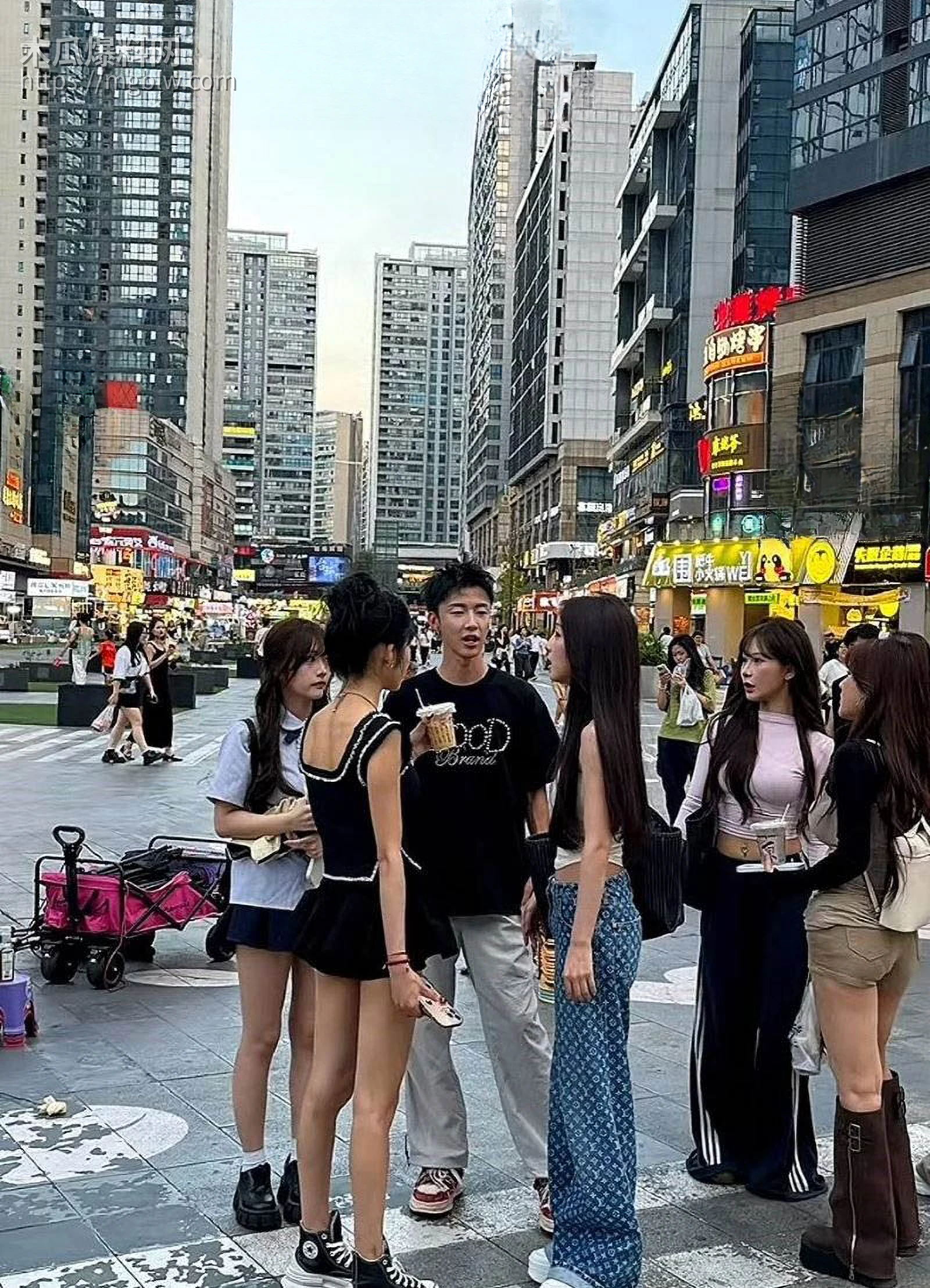 抖音400万粉网红艾瑞吧弟出轨女徒弟崩盘 3