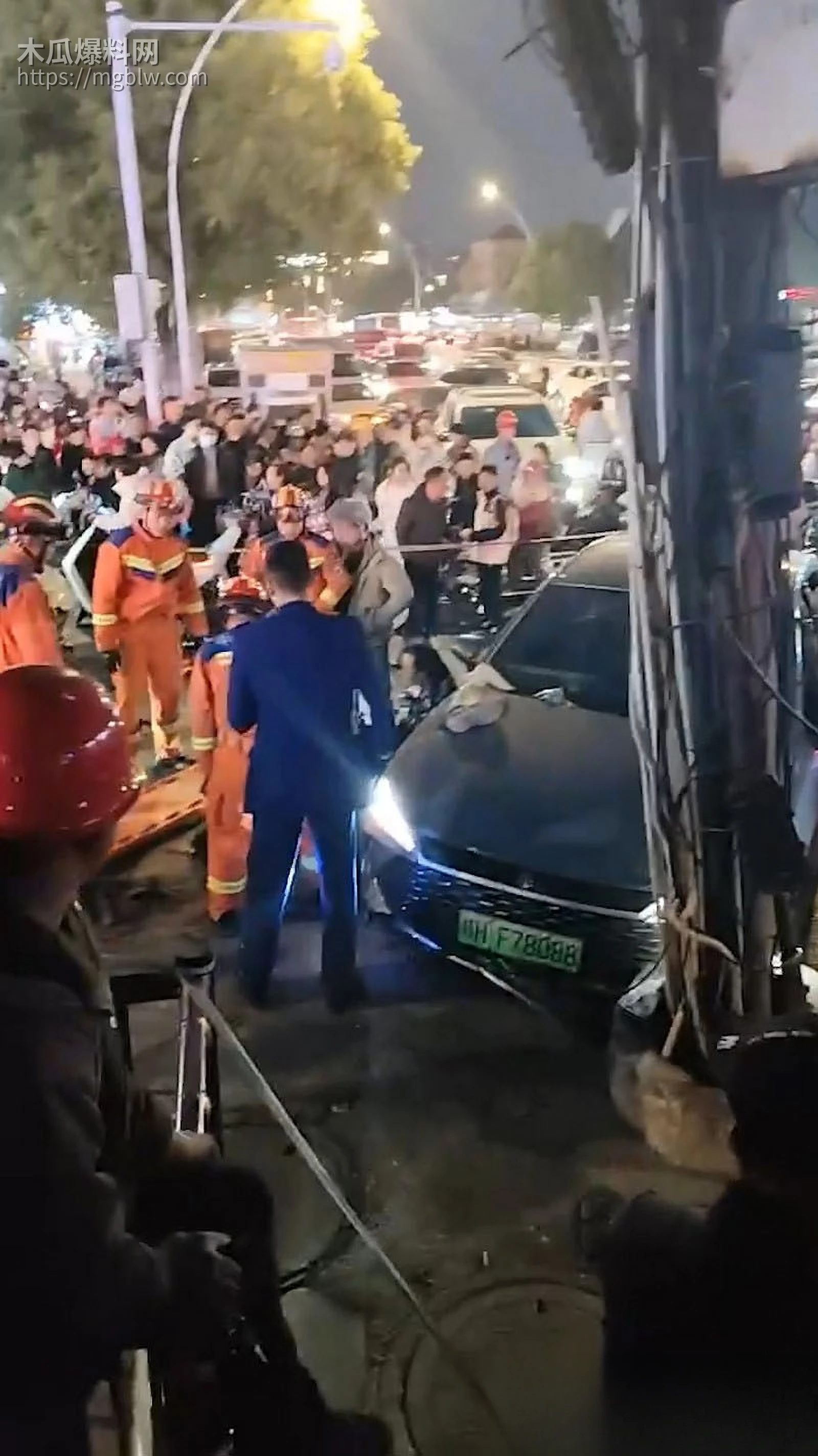 江西景德镇豪德贸易广场发生严重车祸 5