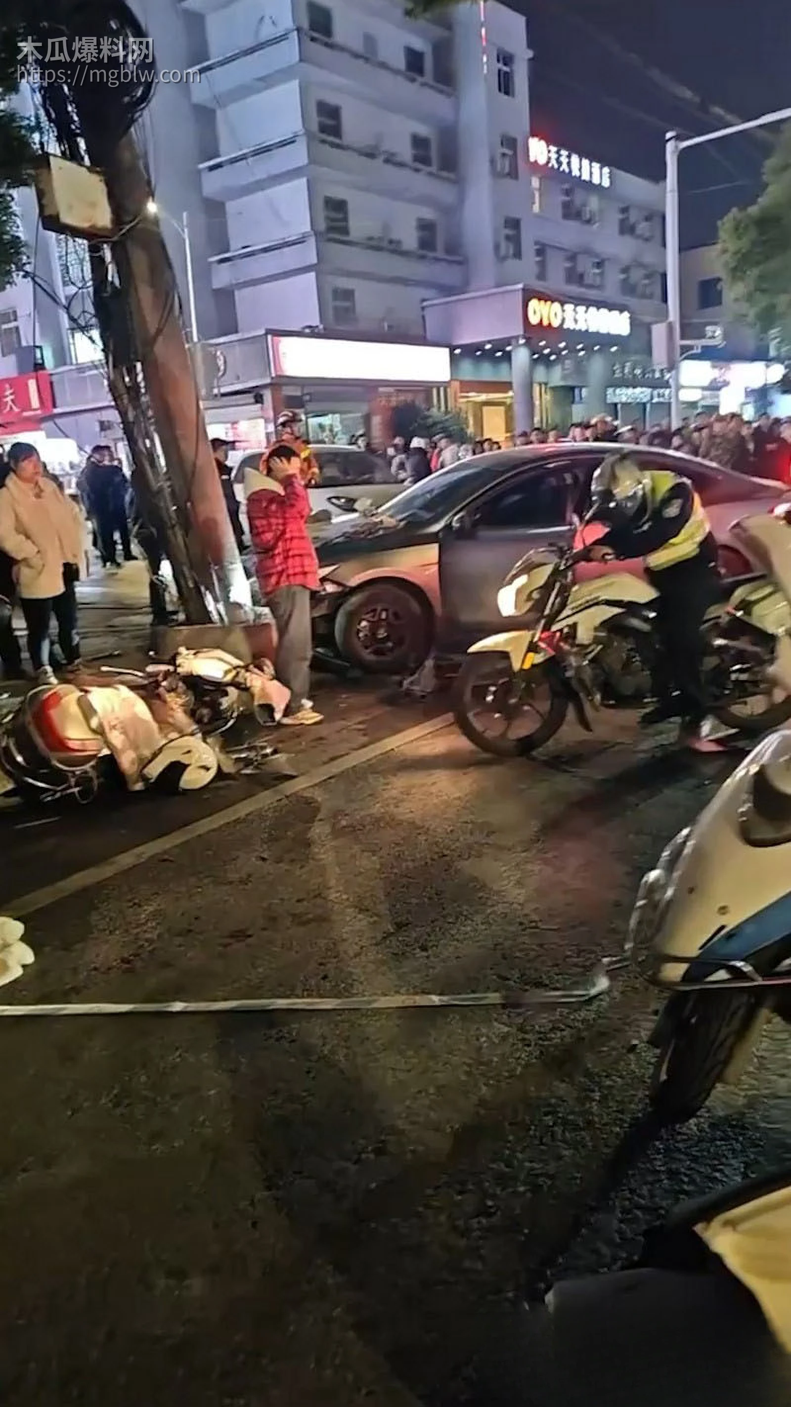 江西景德镇豪德贸易广场发生严重车祸 7