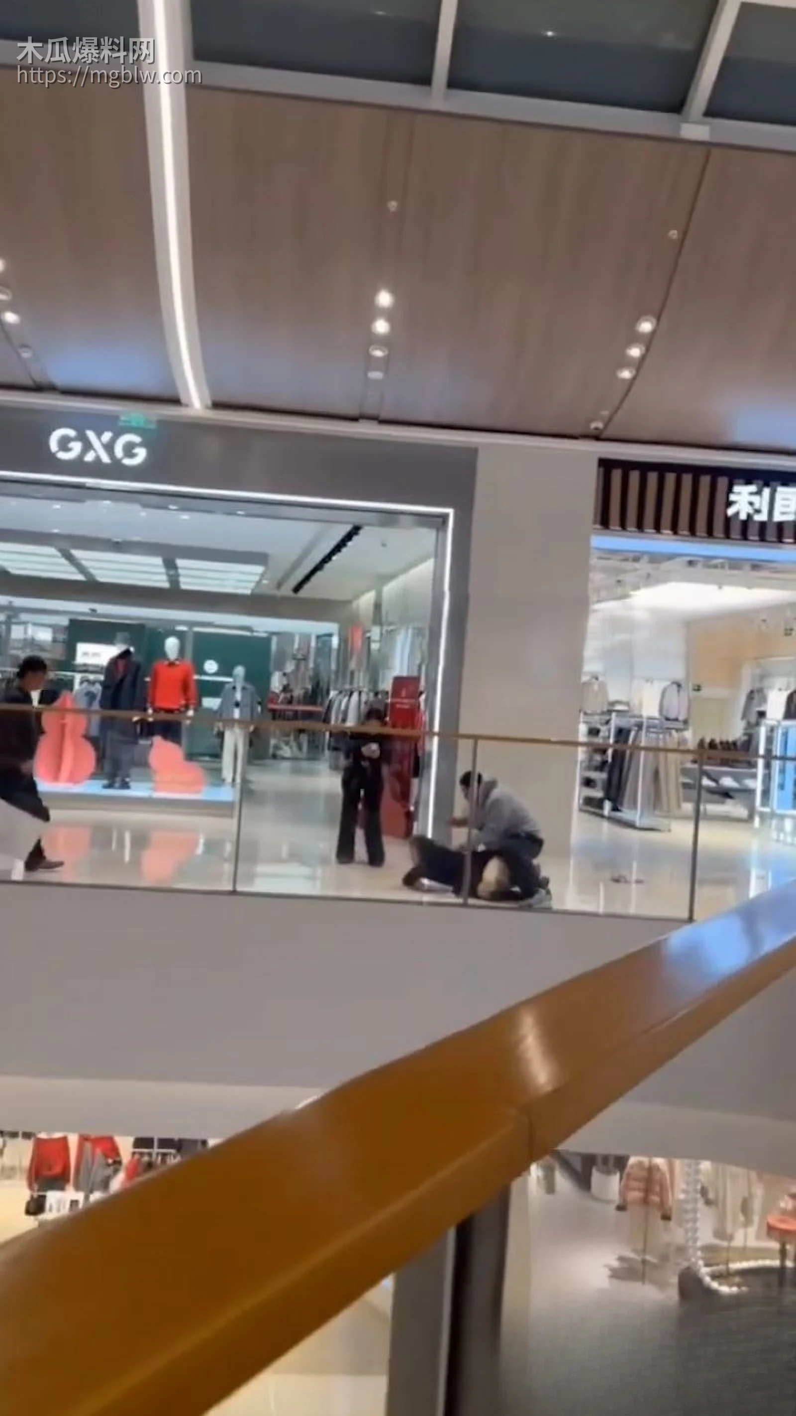 南昌万象城持刀行凶事件 3