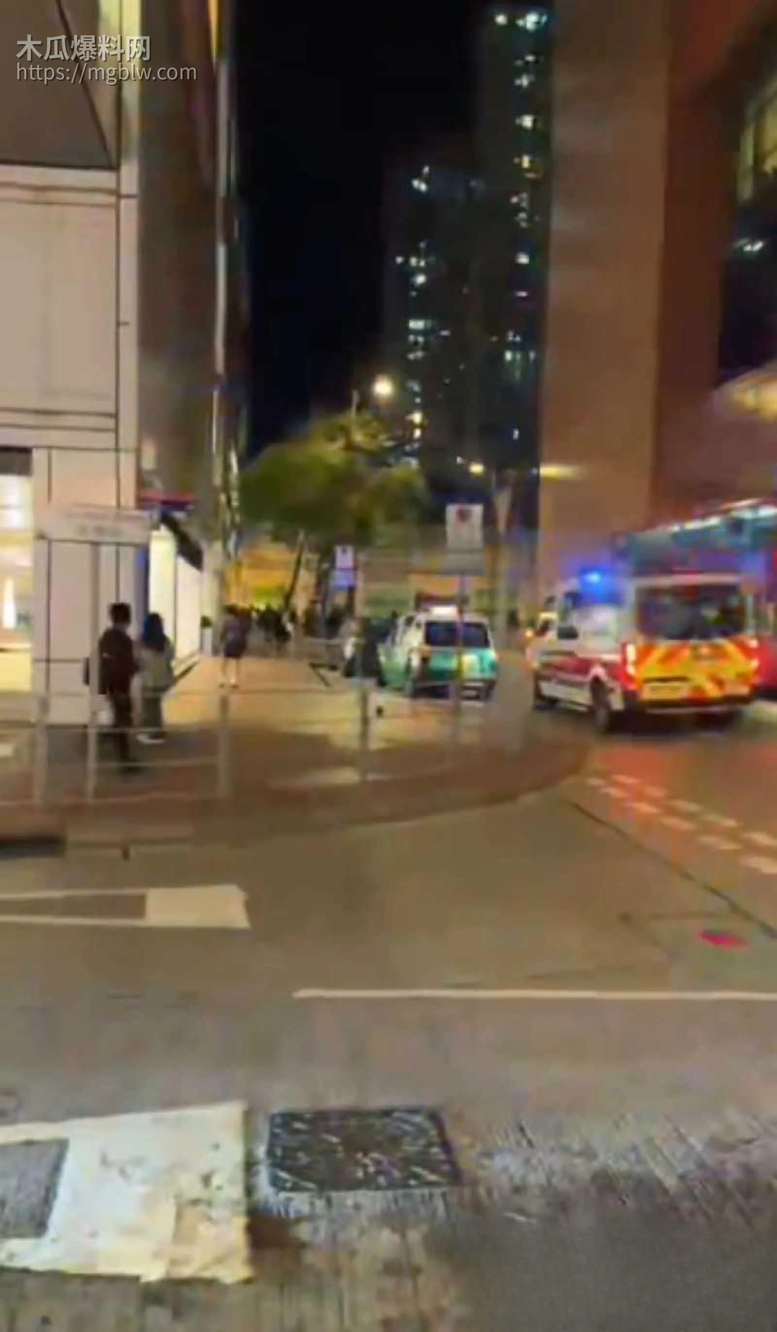 香港屯门市广场持刀伤人事件05