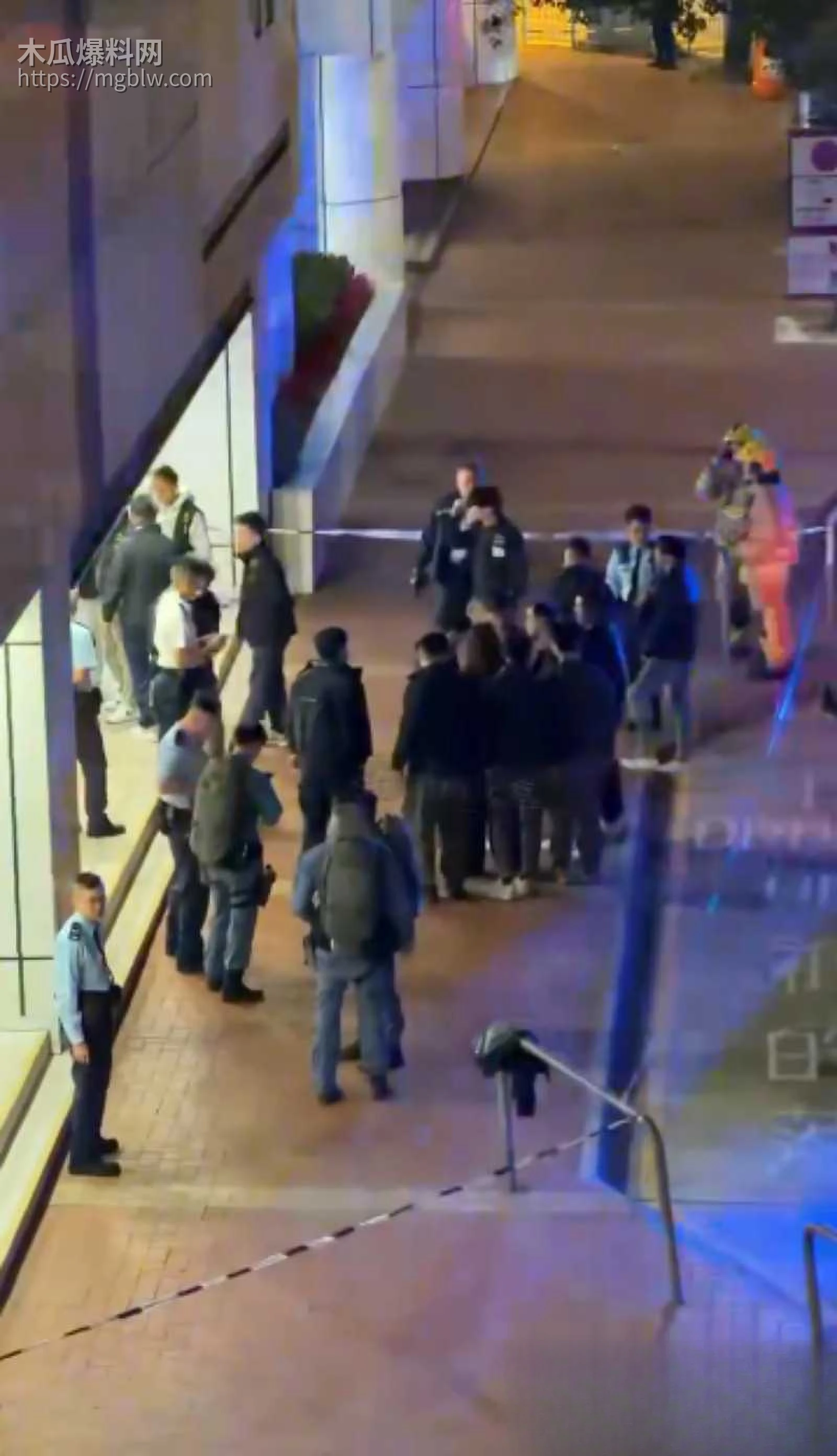 香港屯门市广场持刀伤人事件06