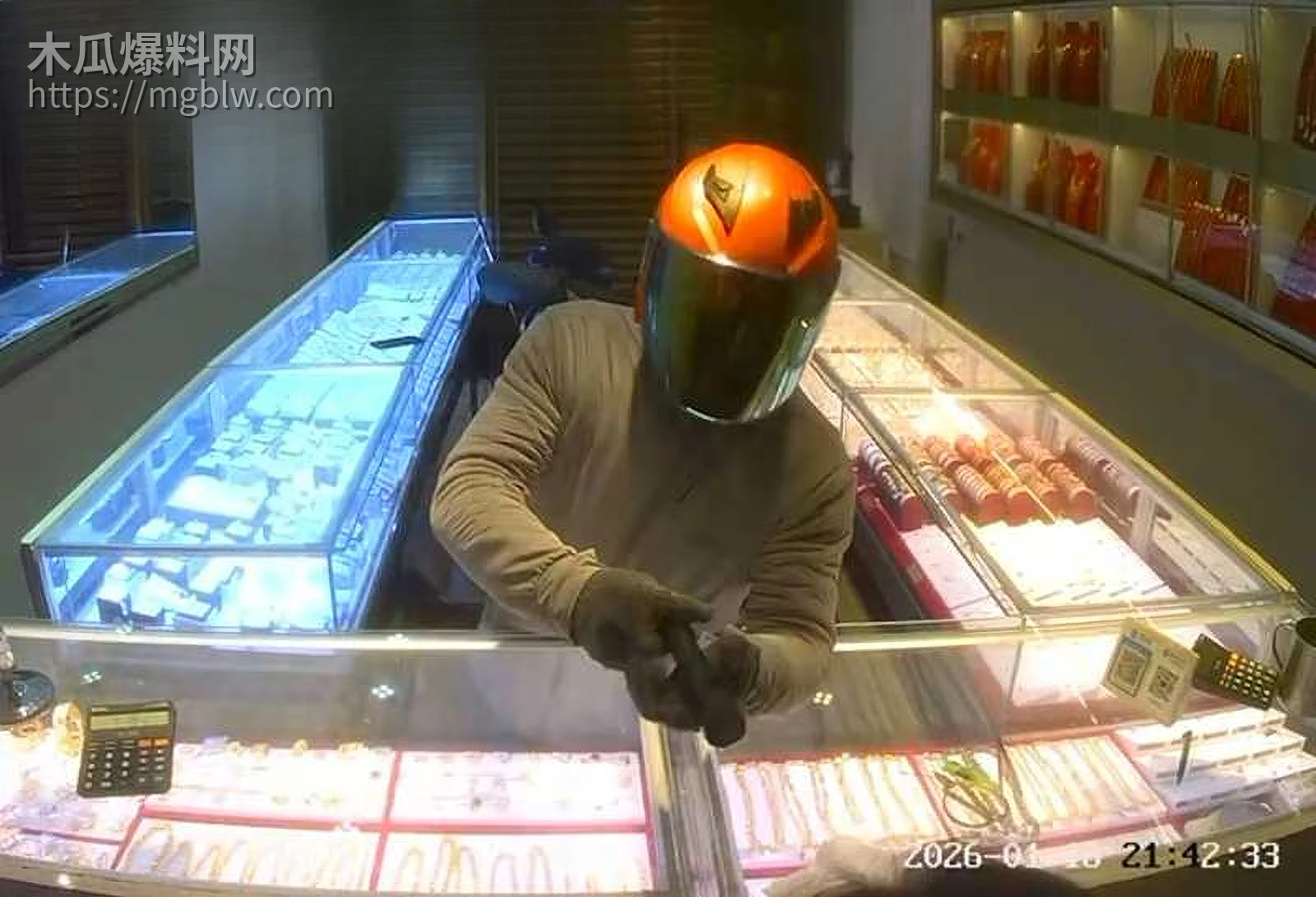 福建平潭依强金被抢劫监控视频流出 2 拷贝