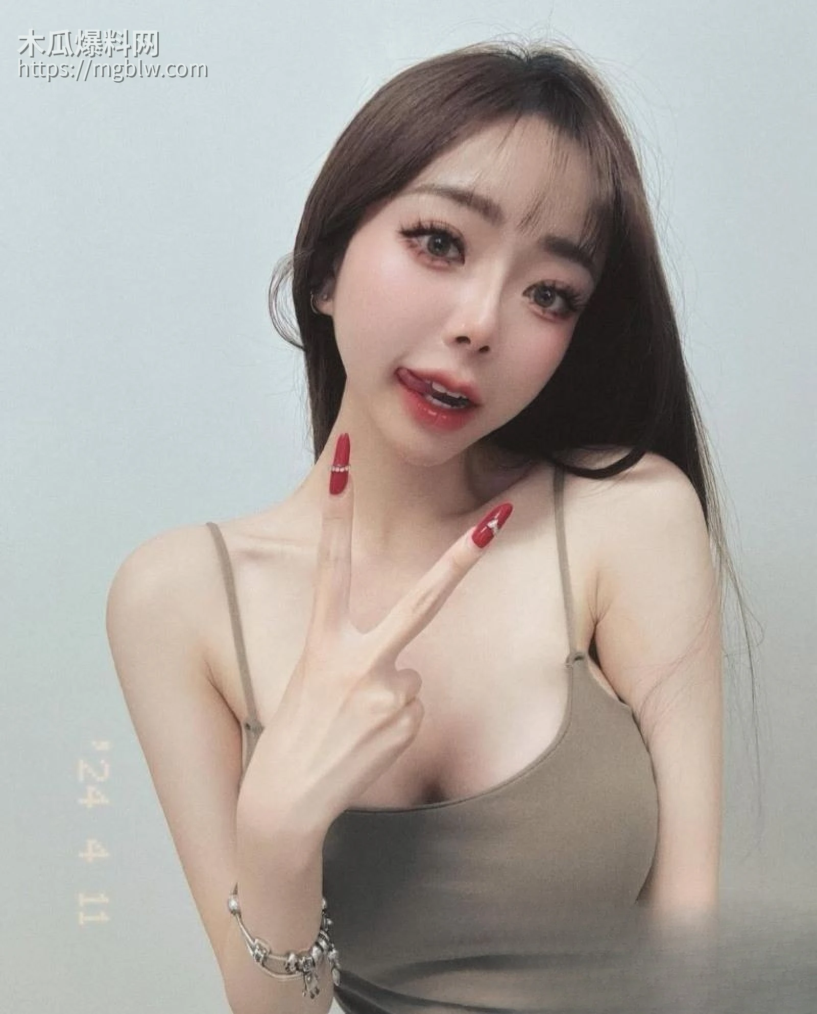 超漂亮巨乳网美早期下海黄播曝光 4