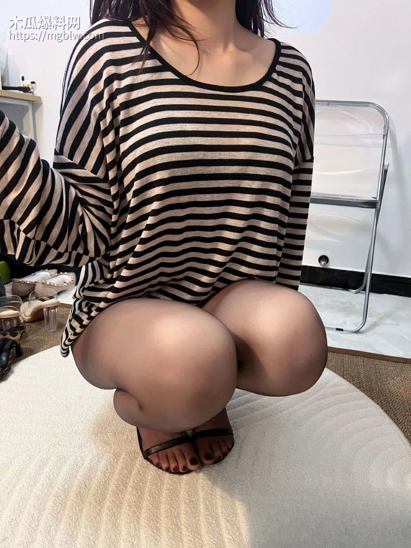 洛阳高颜值学生妹就业难被金主包养 1