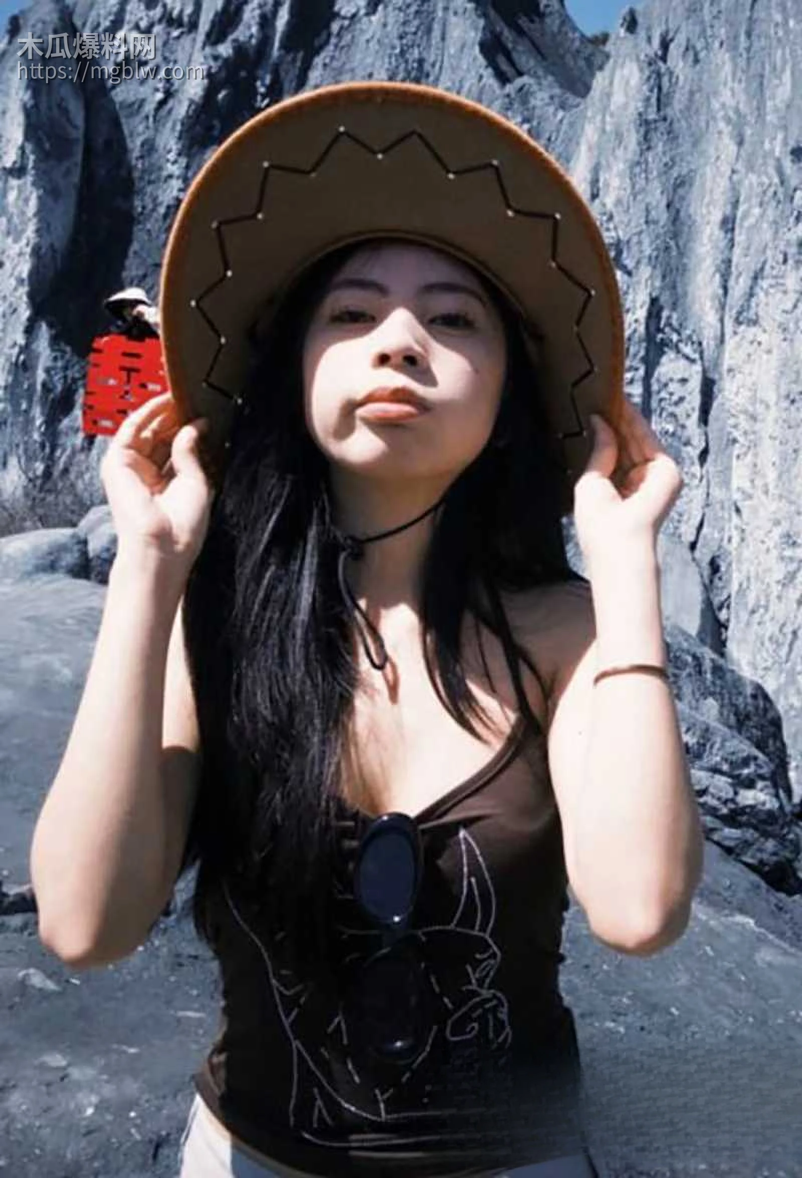 晋城职业技术学院超高颜值系花黎心怡被调教视频流出3拷贝