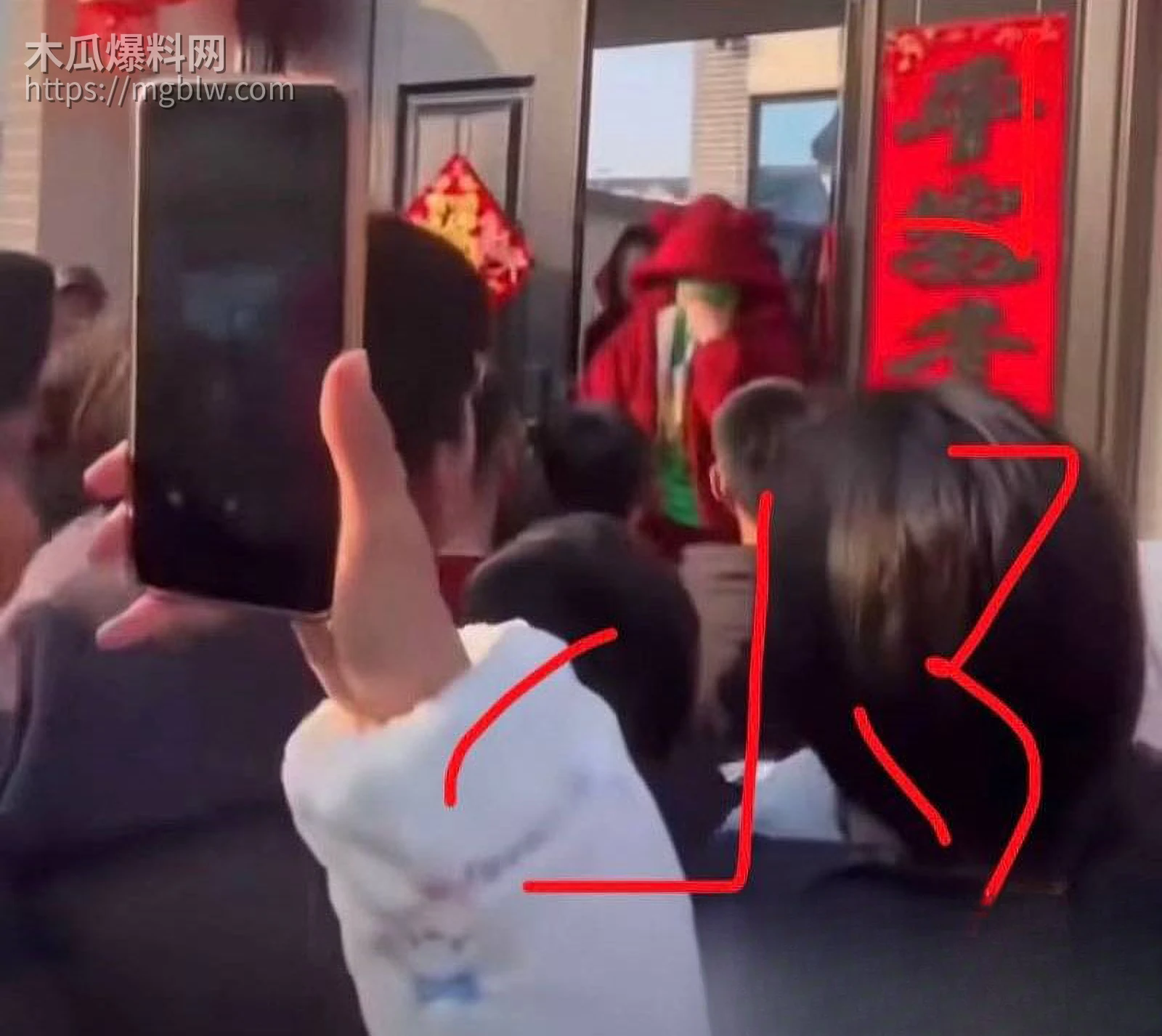 山东菏泽单县张集村原配怒堵家门 8