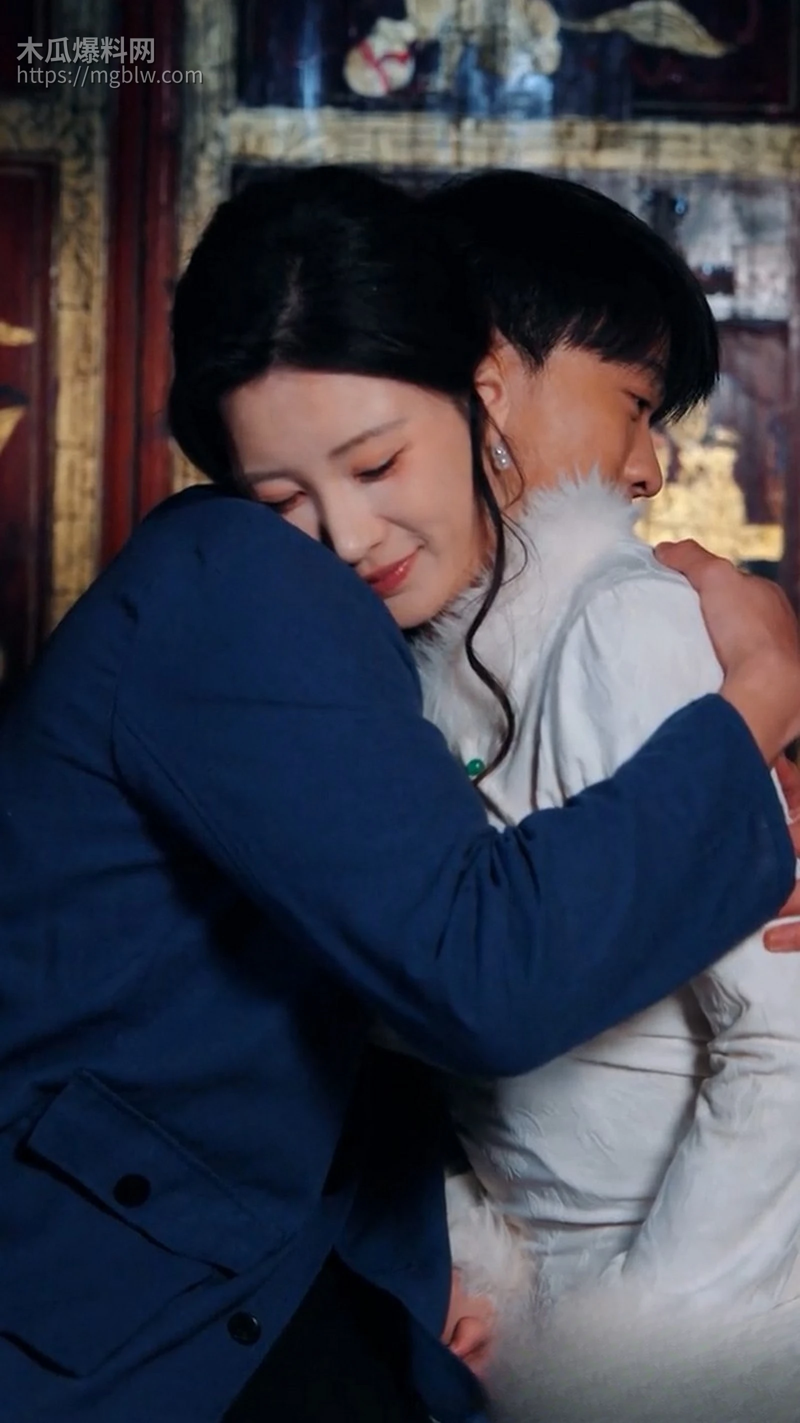 擦边短剧全村都说我老婆太迷人全集 8