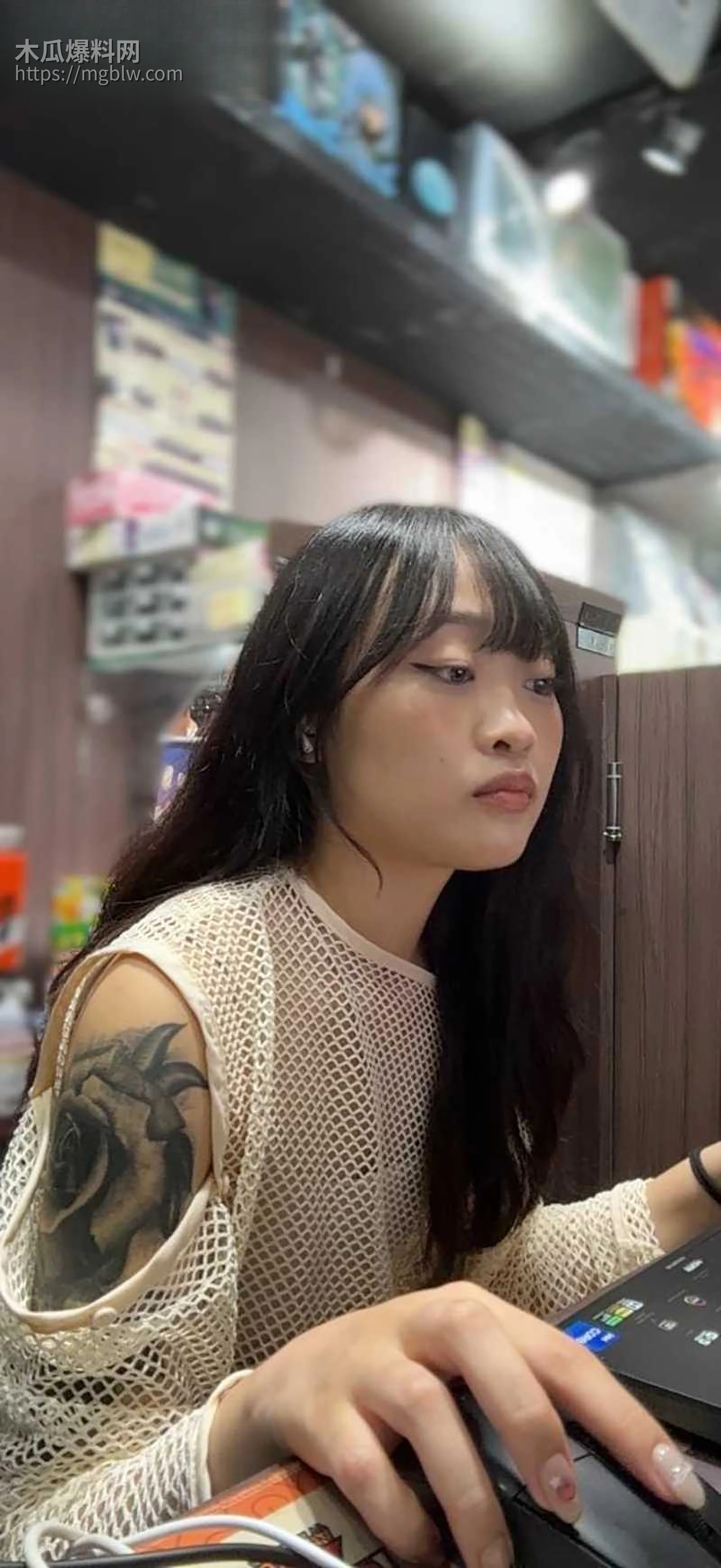 银行柜姐 张尹慧 不雅视频流出 1