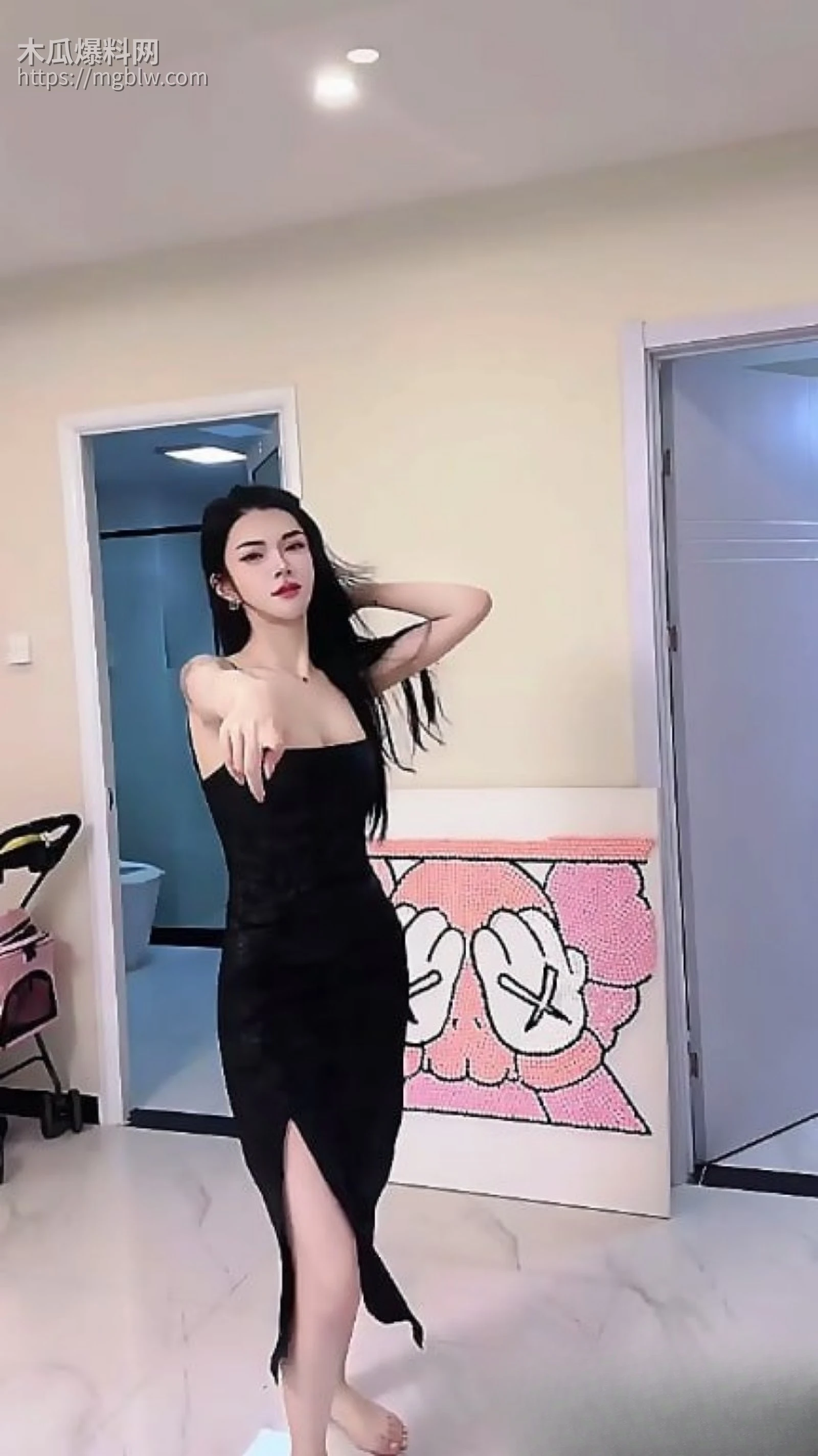 高颜值名媛被榜一大哥重金拿下  1