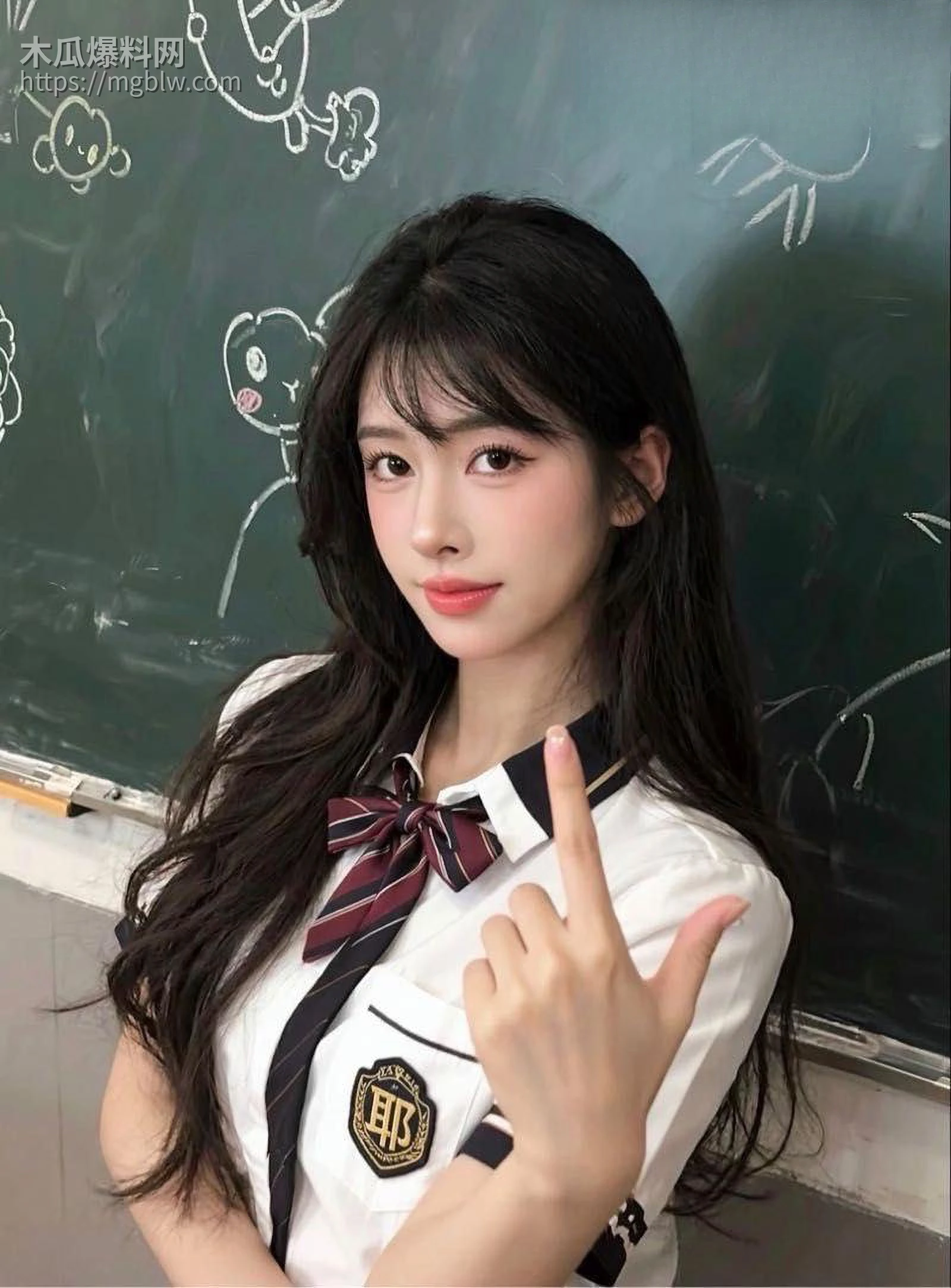 四川女大学生 宿舍大尺度自拍 2