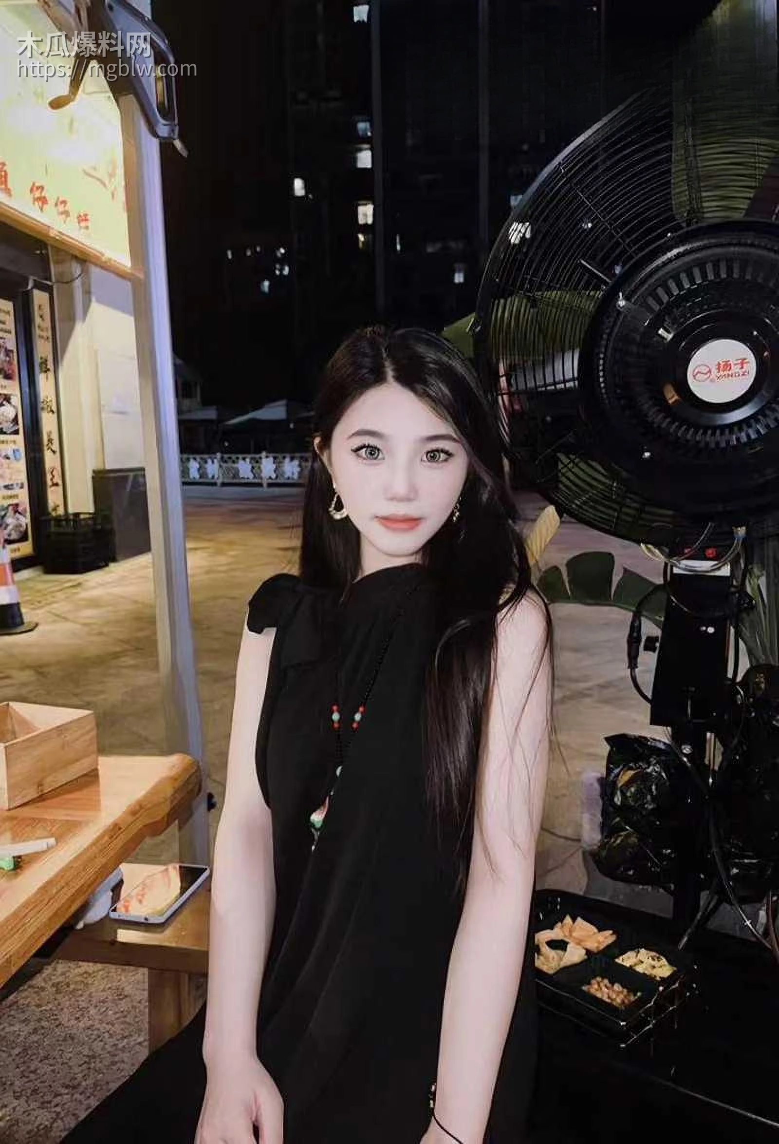 重庆高颜值反差婊杨婉淇不雅视频流出2拷贝