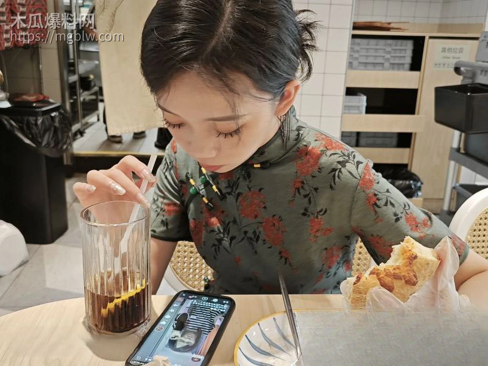 夜店领舞小太妹微信约炮 2