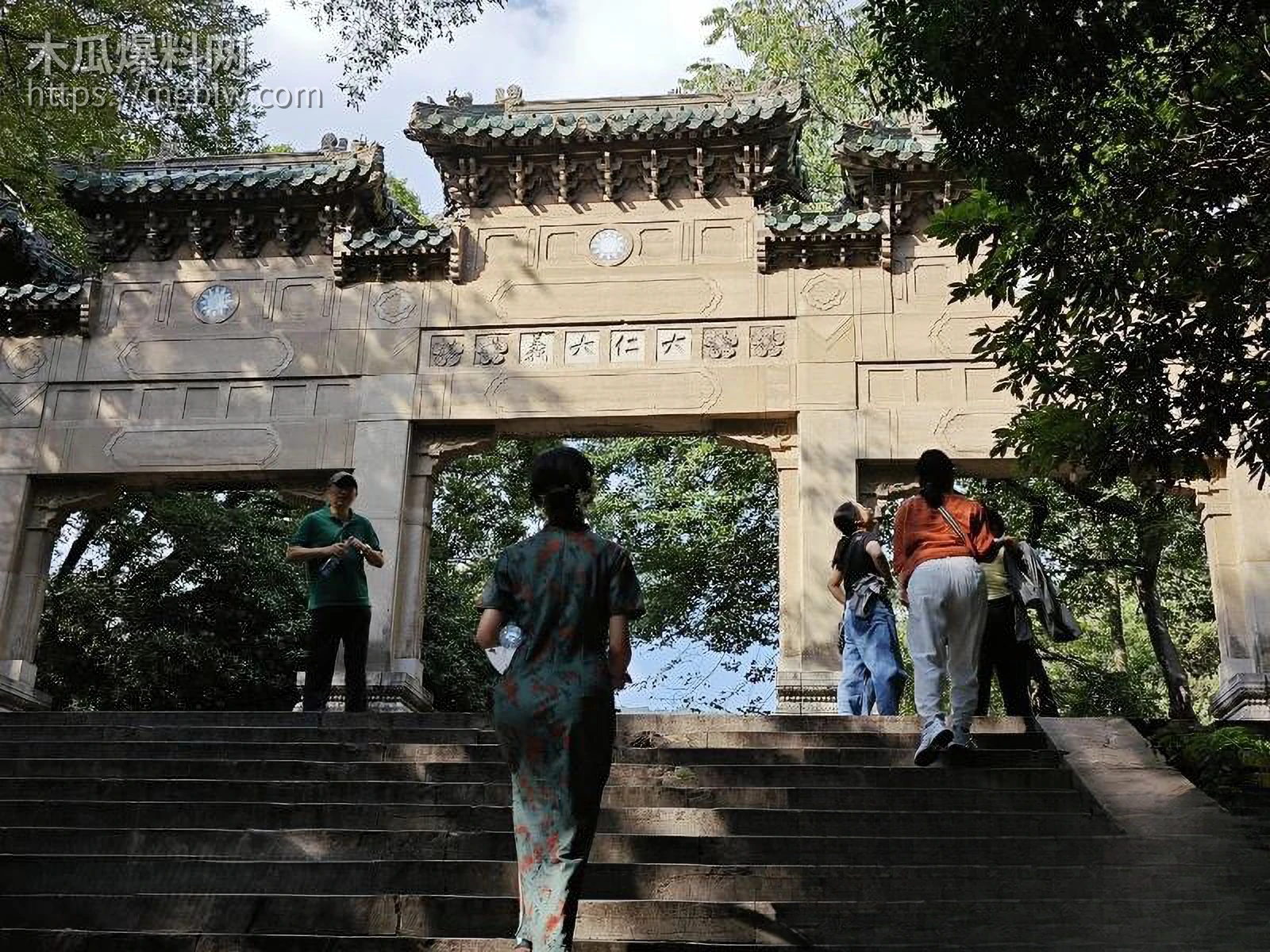 夜店领舞小太妹微信约炮 4