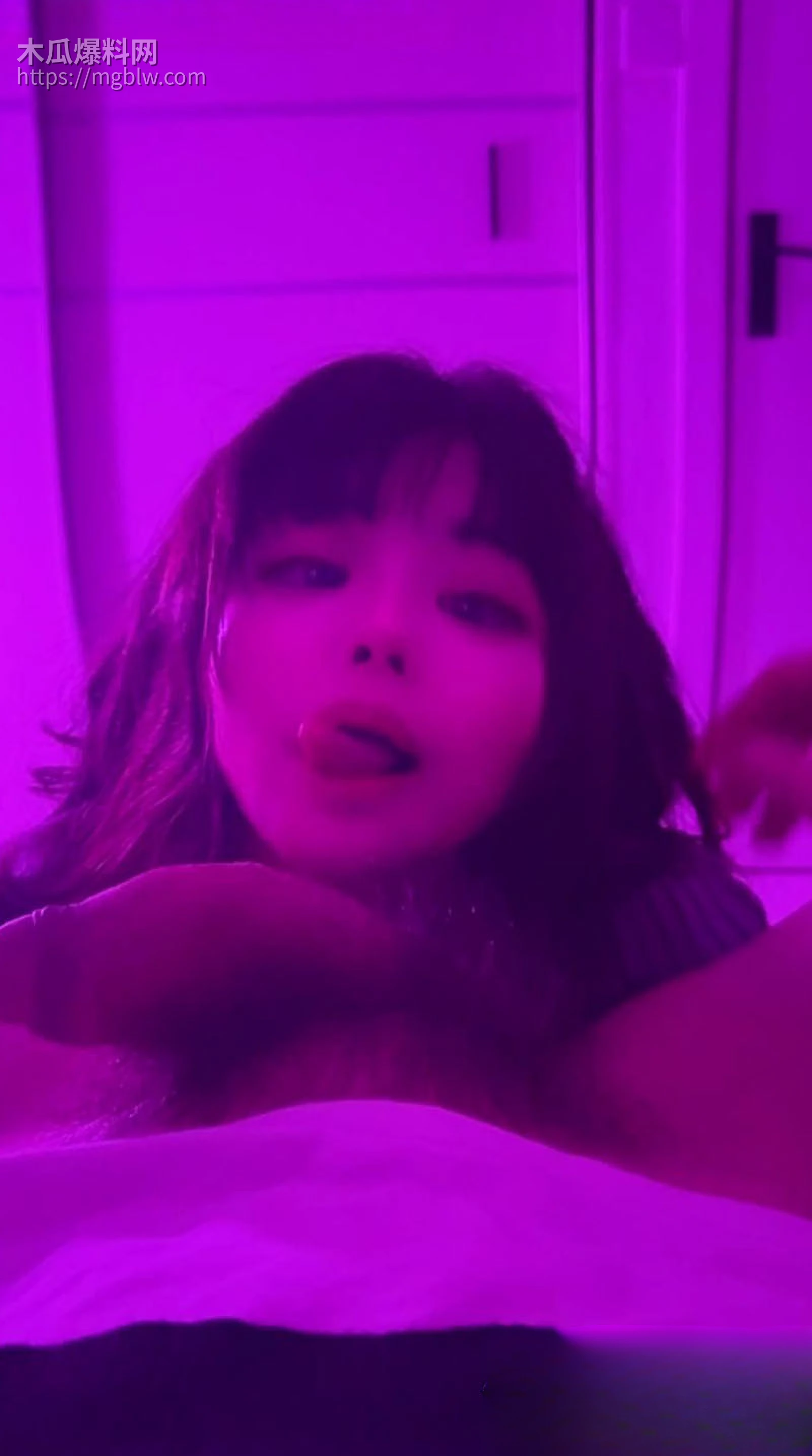 贝璃珞黑裙诱惑口爆实录3