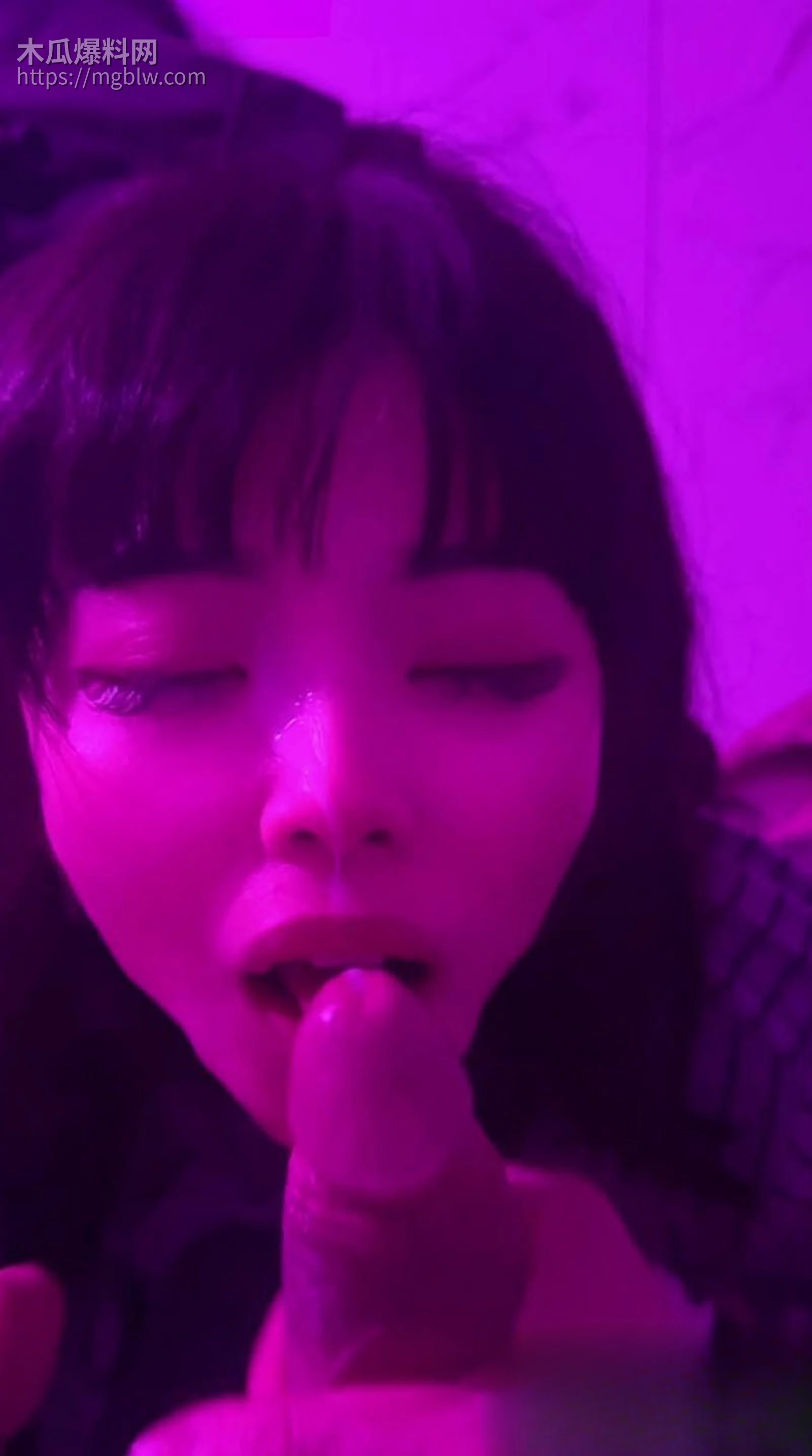 贝璃珞黑裙诱惑口爆实录6