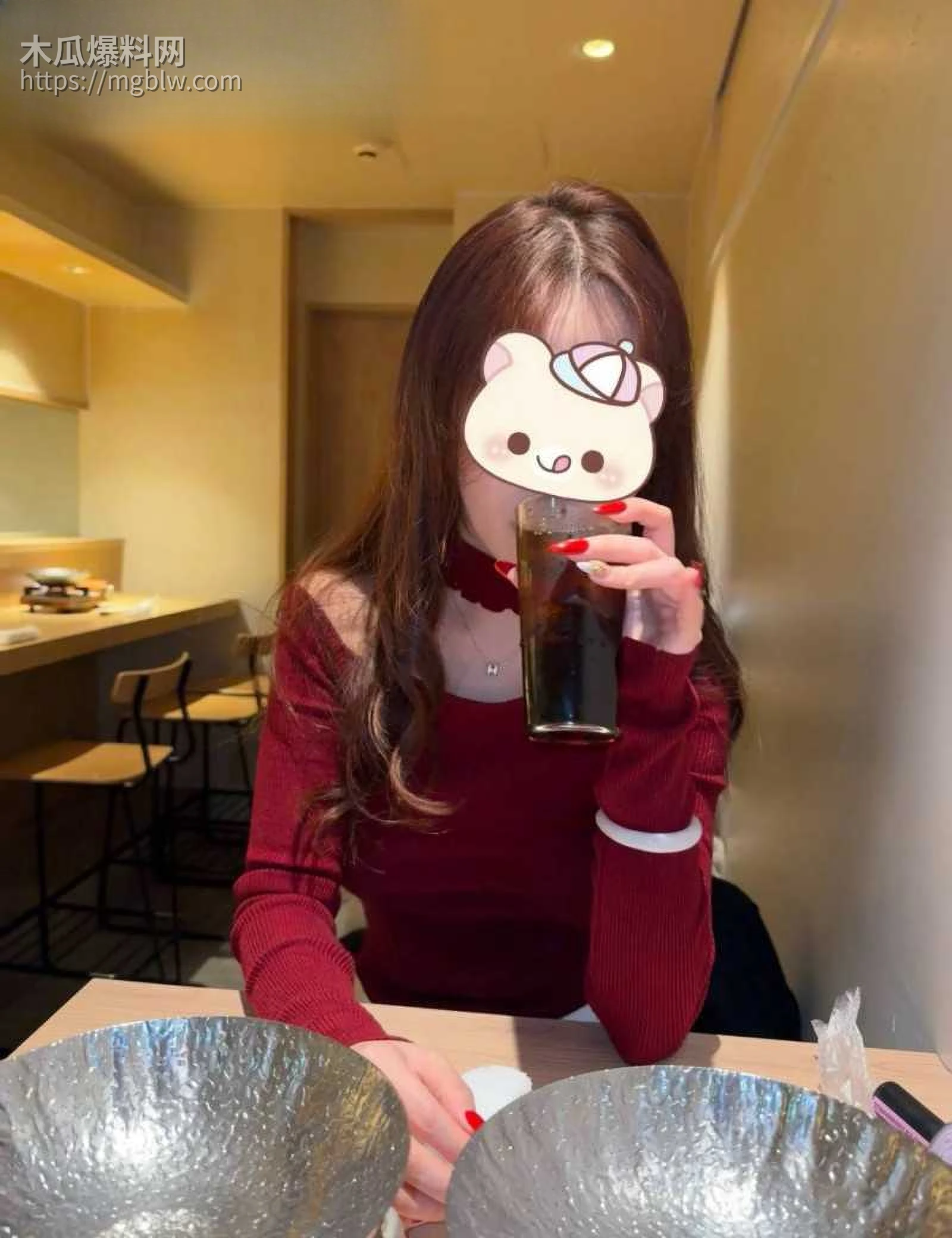 小红书浙江女留学生倒贴英国男010