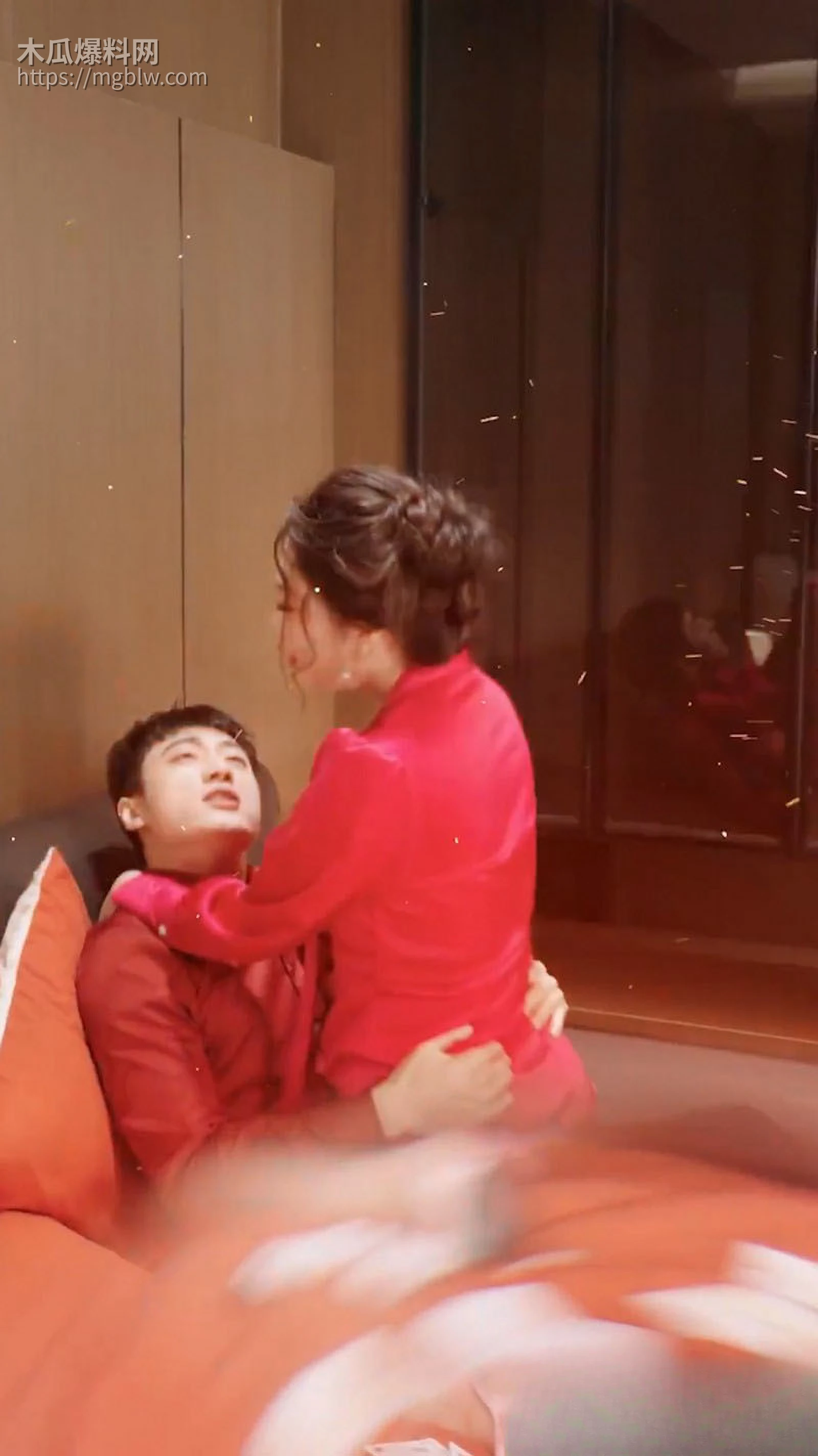 擦边短剧易碎的玫瑰全集 2