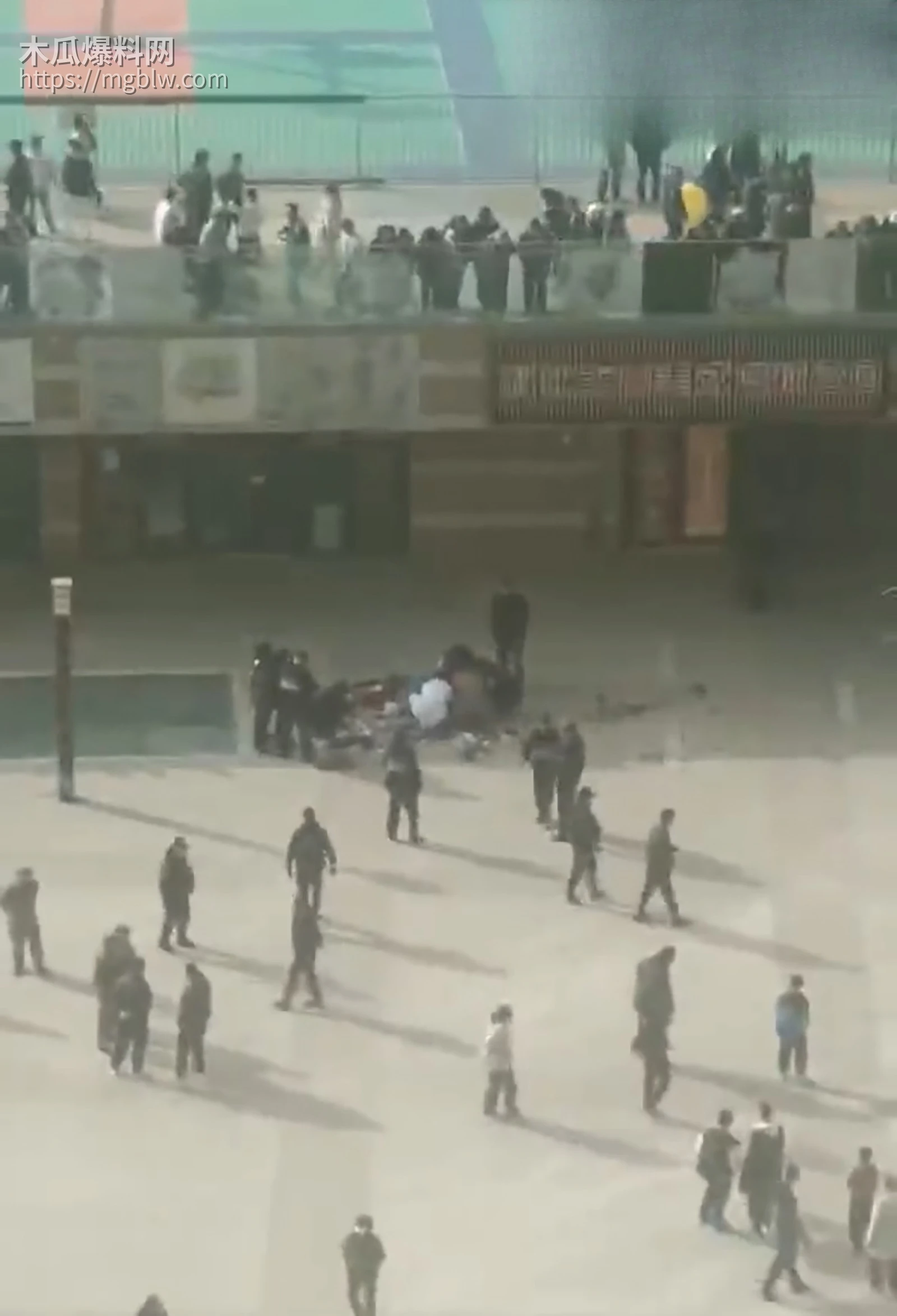 青海西宁城北区南门体育馆初中生杀人视频流出1拷贝