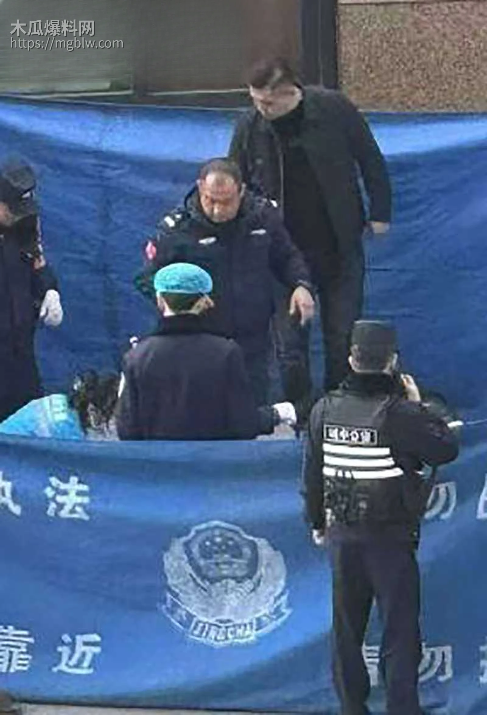 青海西宁城北区南门体育馆初中生杀人视频流出4拷贝