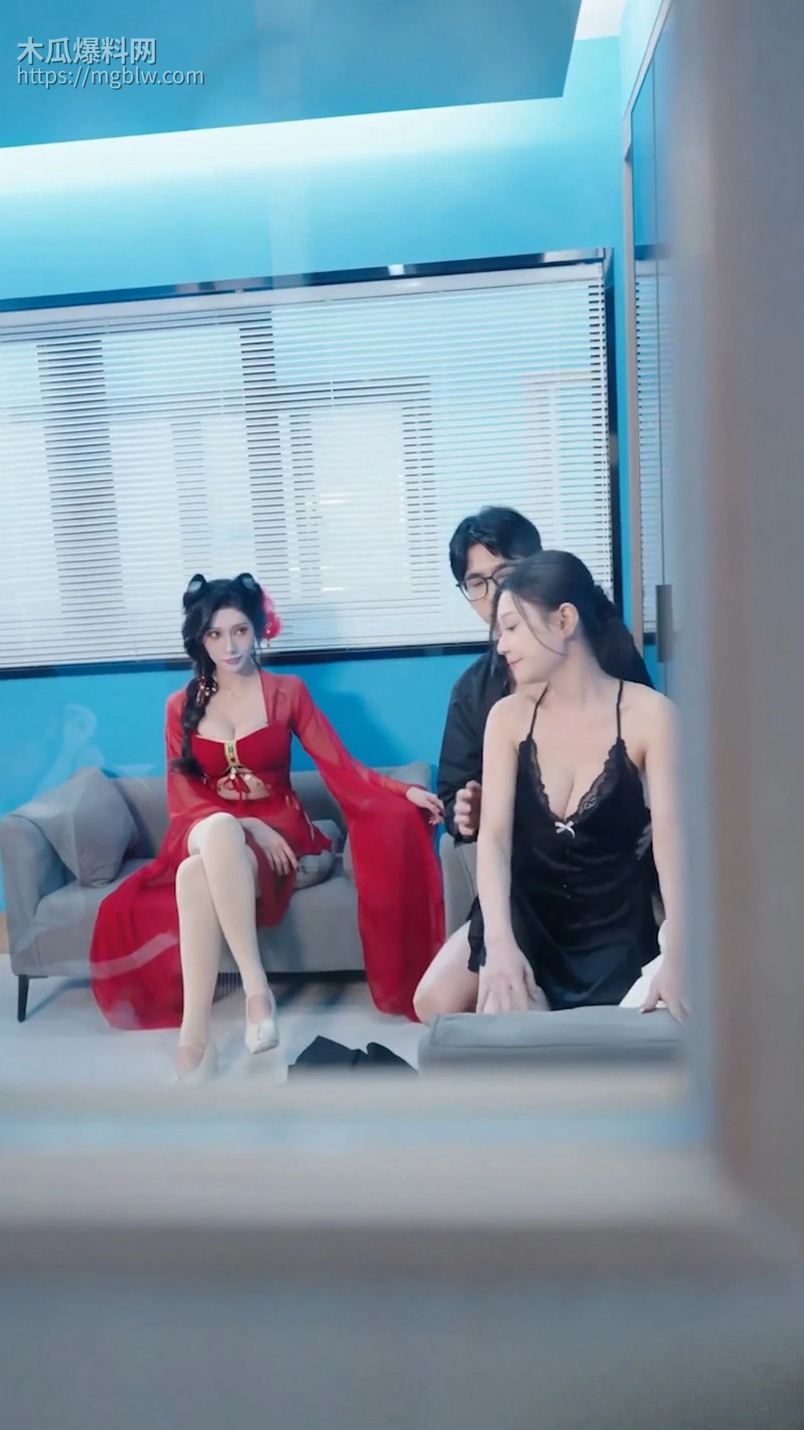 擦边短剧别亲我那里新作 7