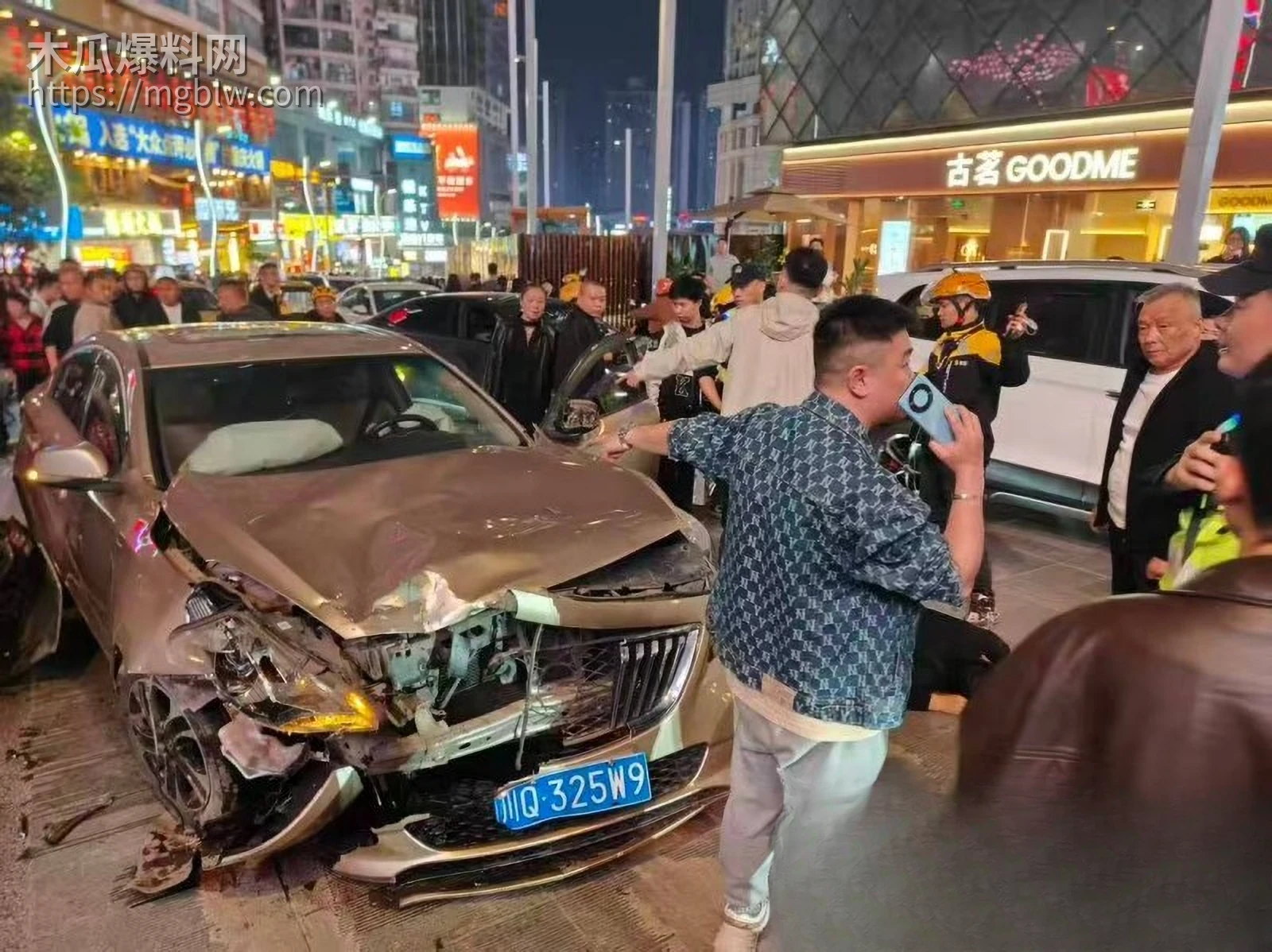 重庆两江新区观音桥发生重大车祸事件 1