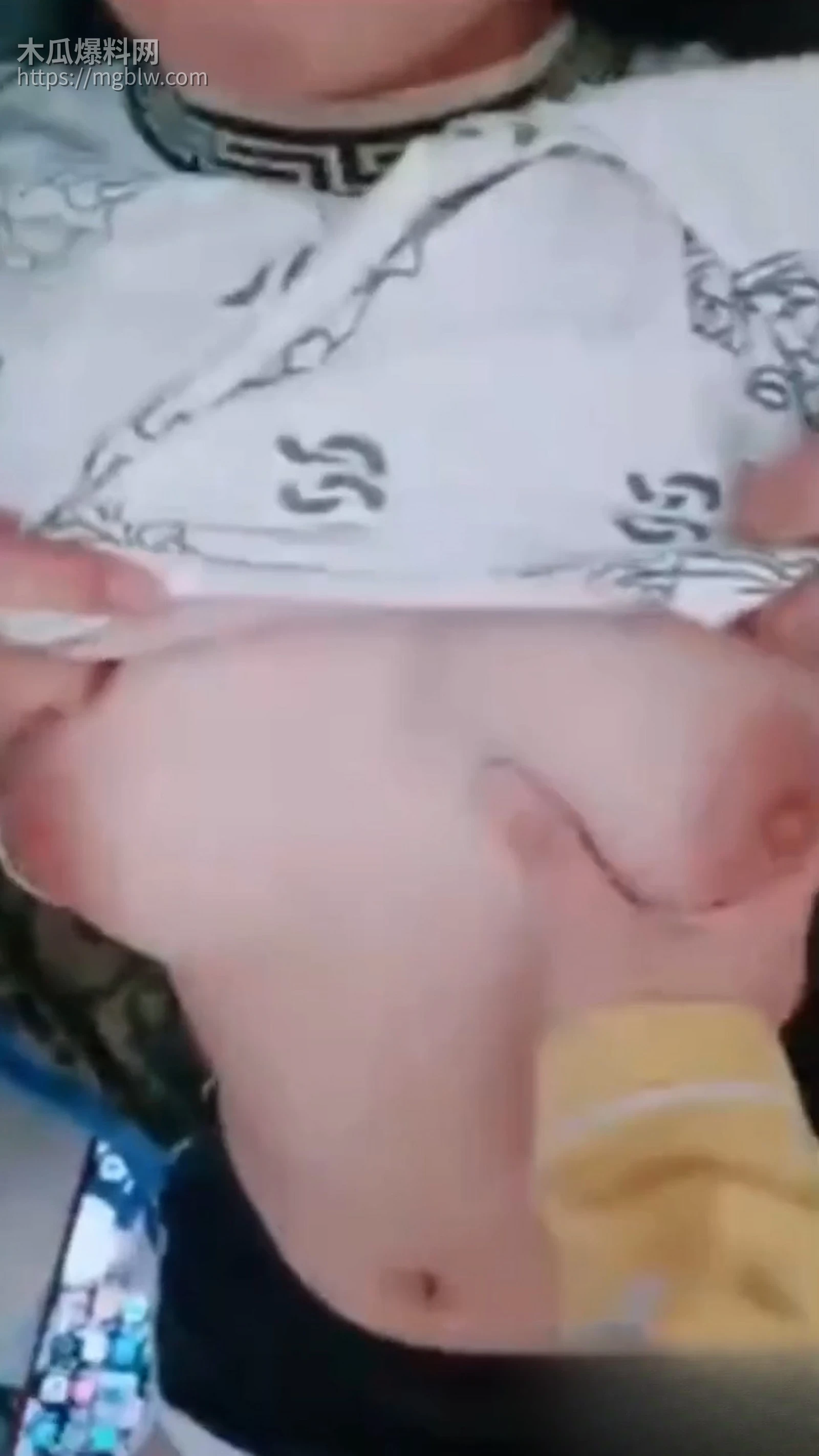 东南亚园区 精神小妹查房 挨个摸奶玩弄 4