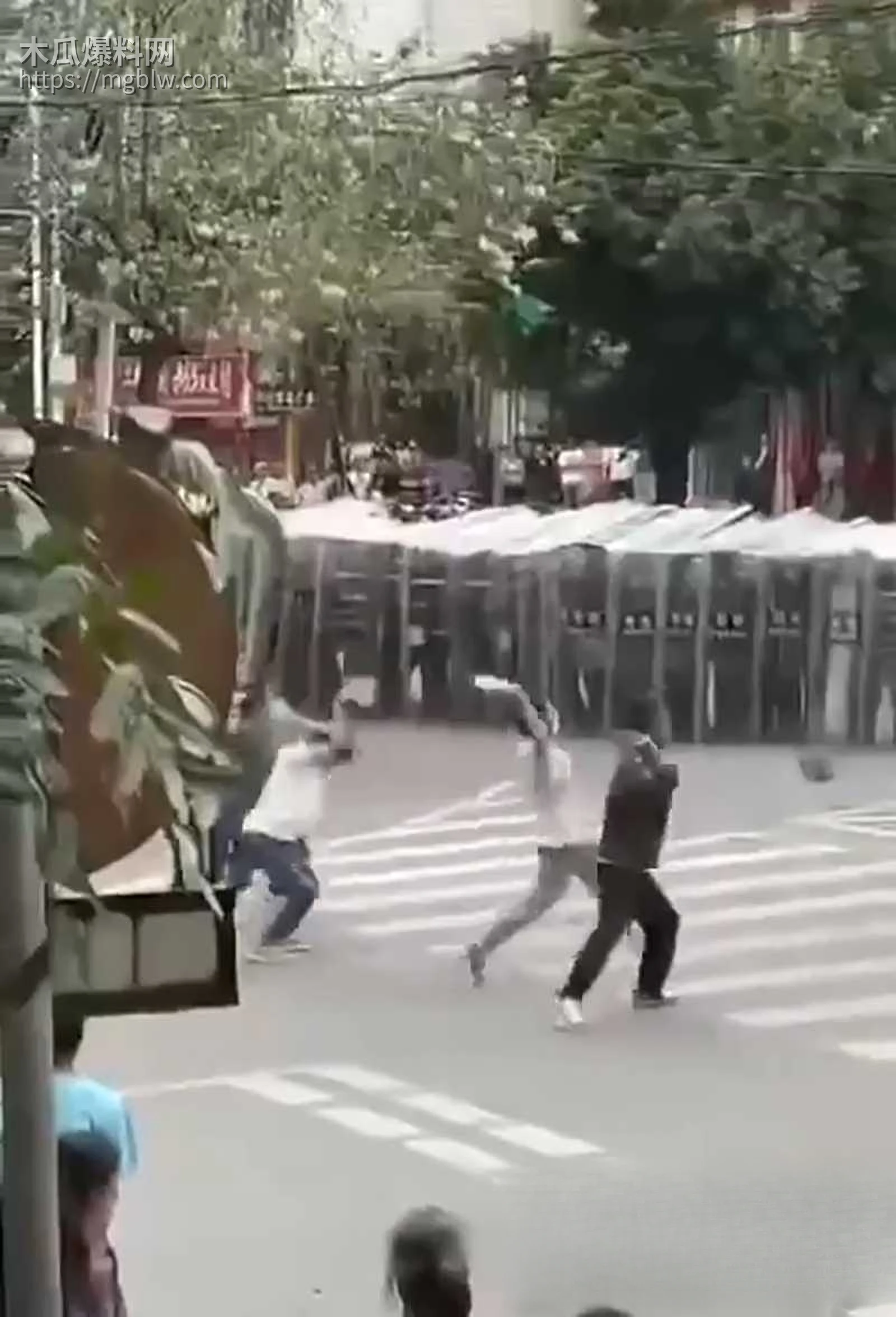 广东茂名信宜市政府强拆征地警民冲突视频流出5拷贝