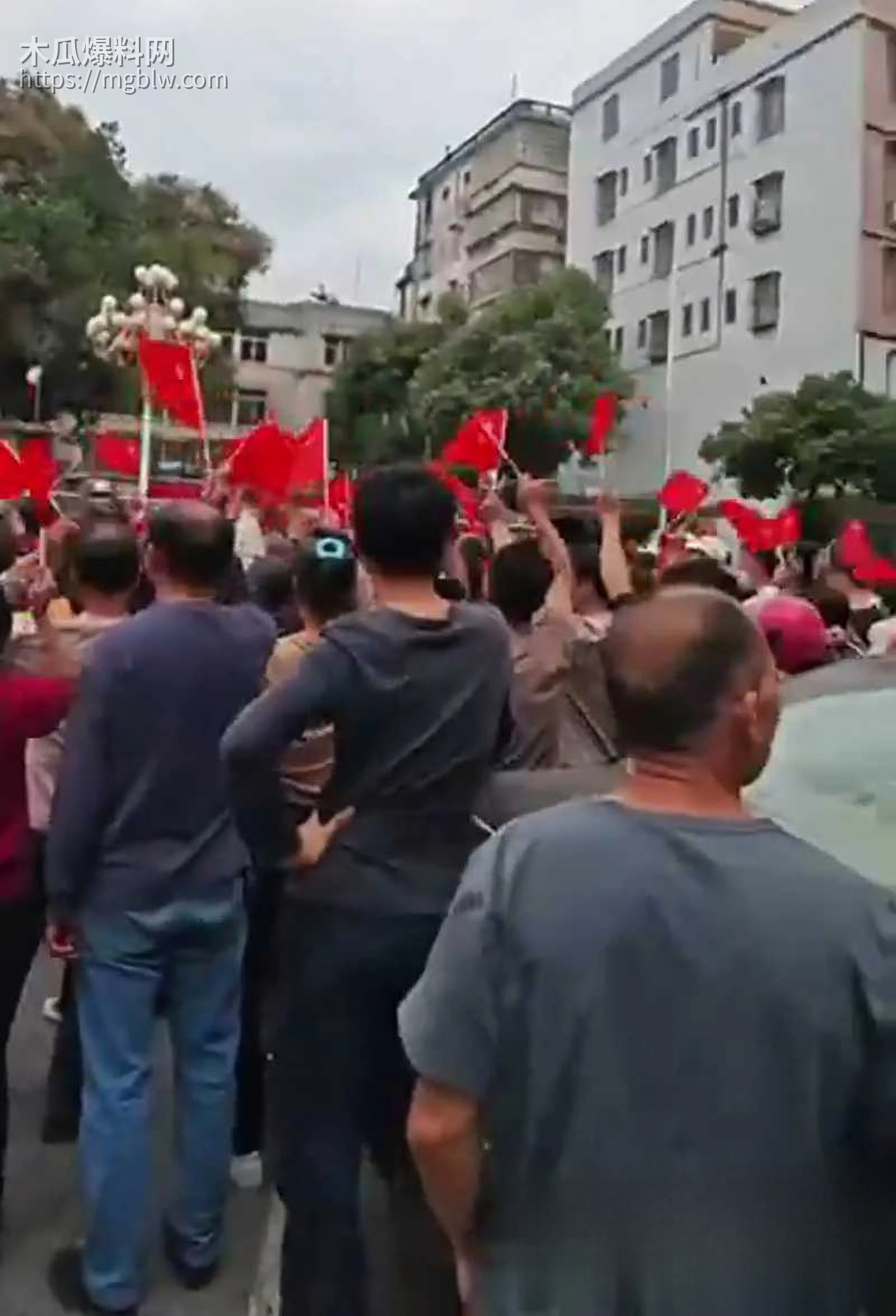 广东茂名信宜市政府强拆征地警民冲突视频流出8拷贝