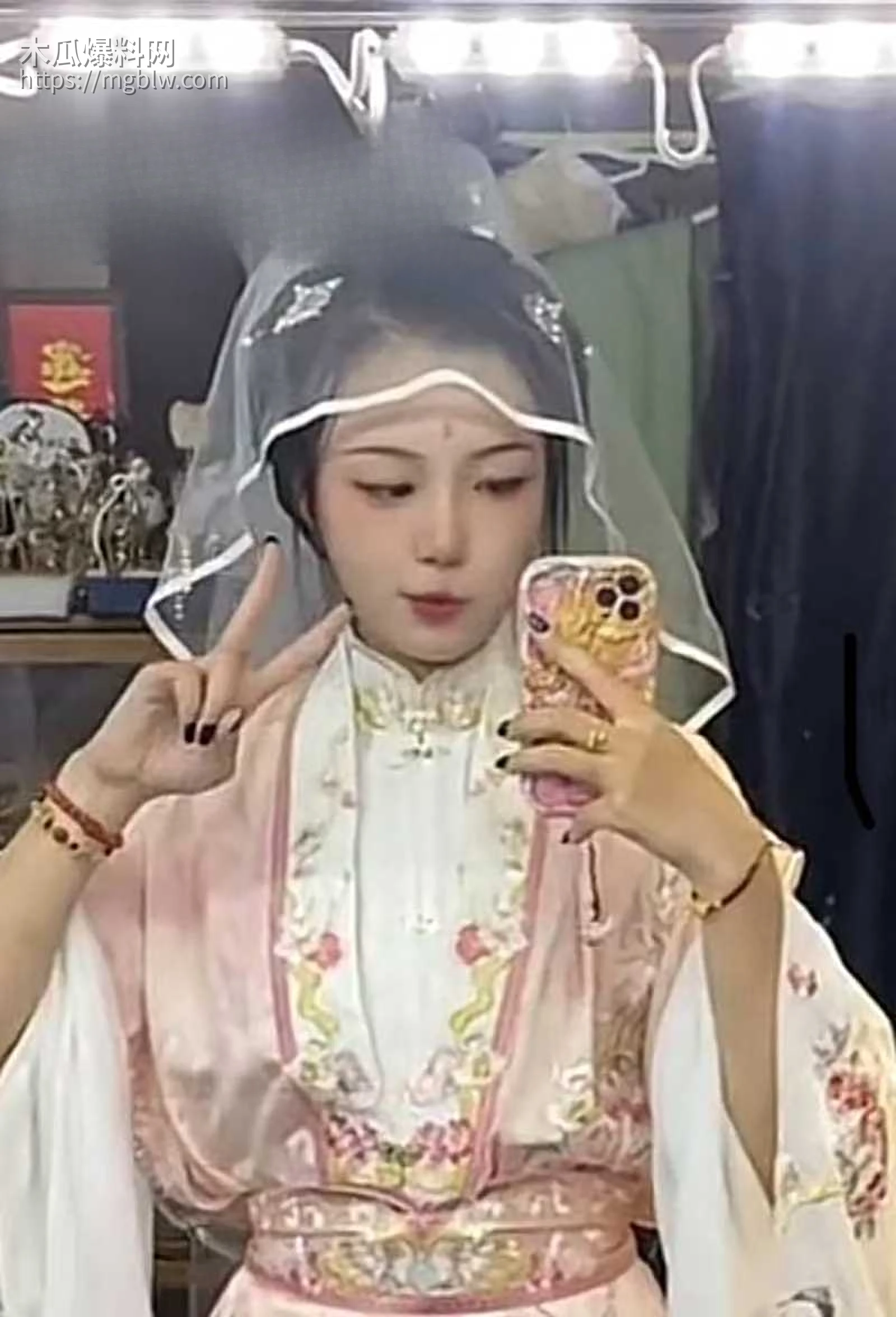 古装大奶少妇王静跟男友性爱视频泄漏2拷贝