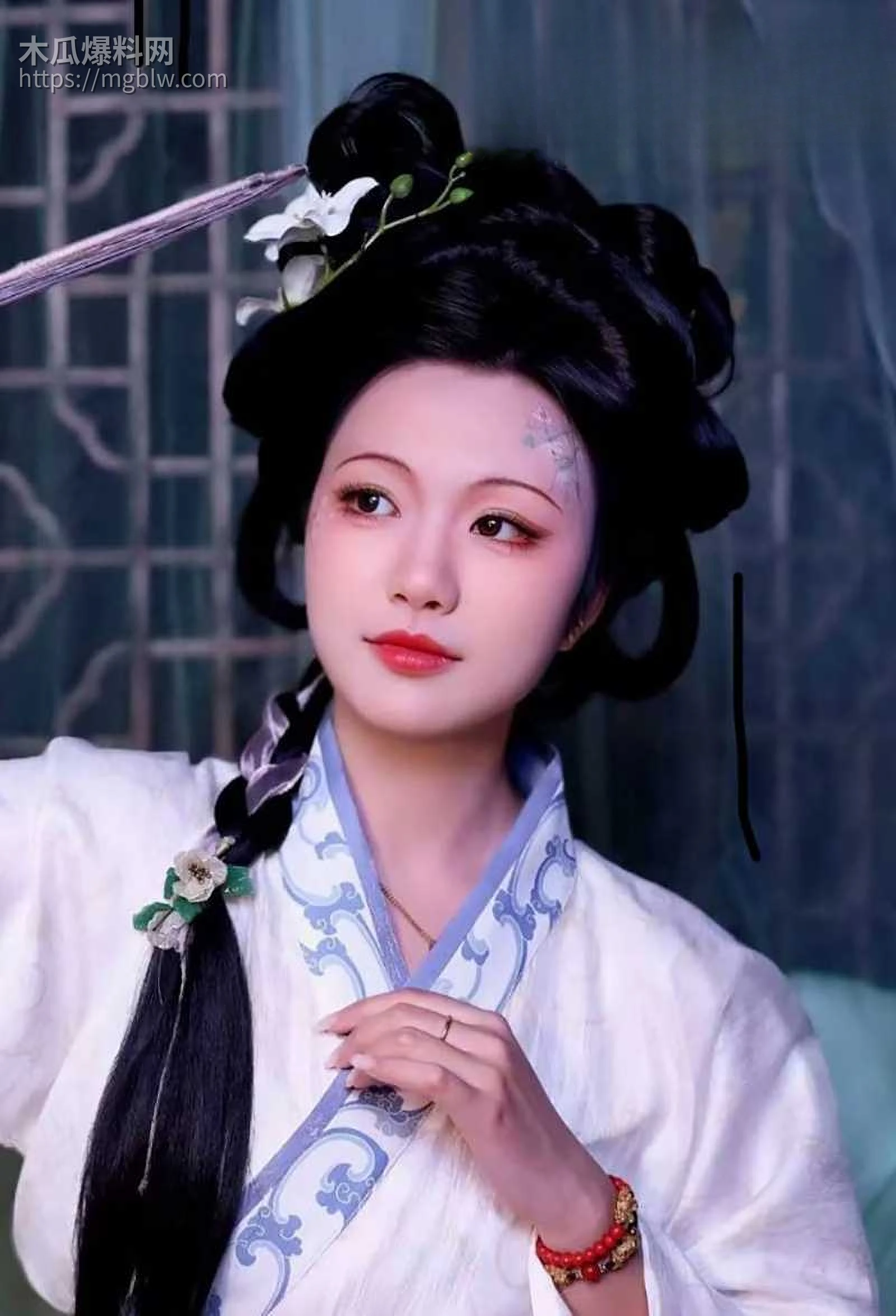 古装大奶少妇王静跟男友性爱视频泄漏5拷贝