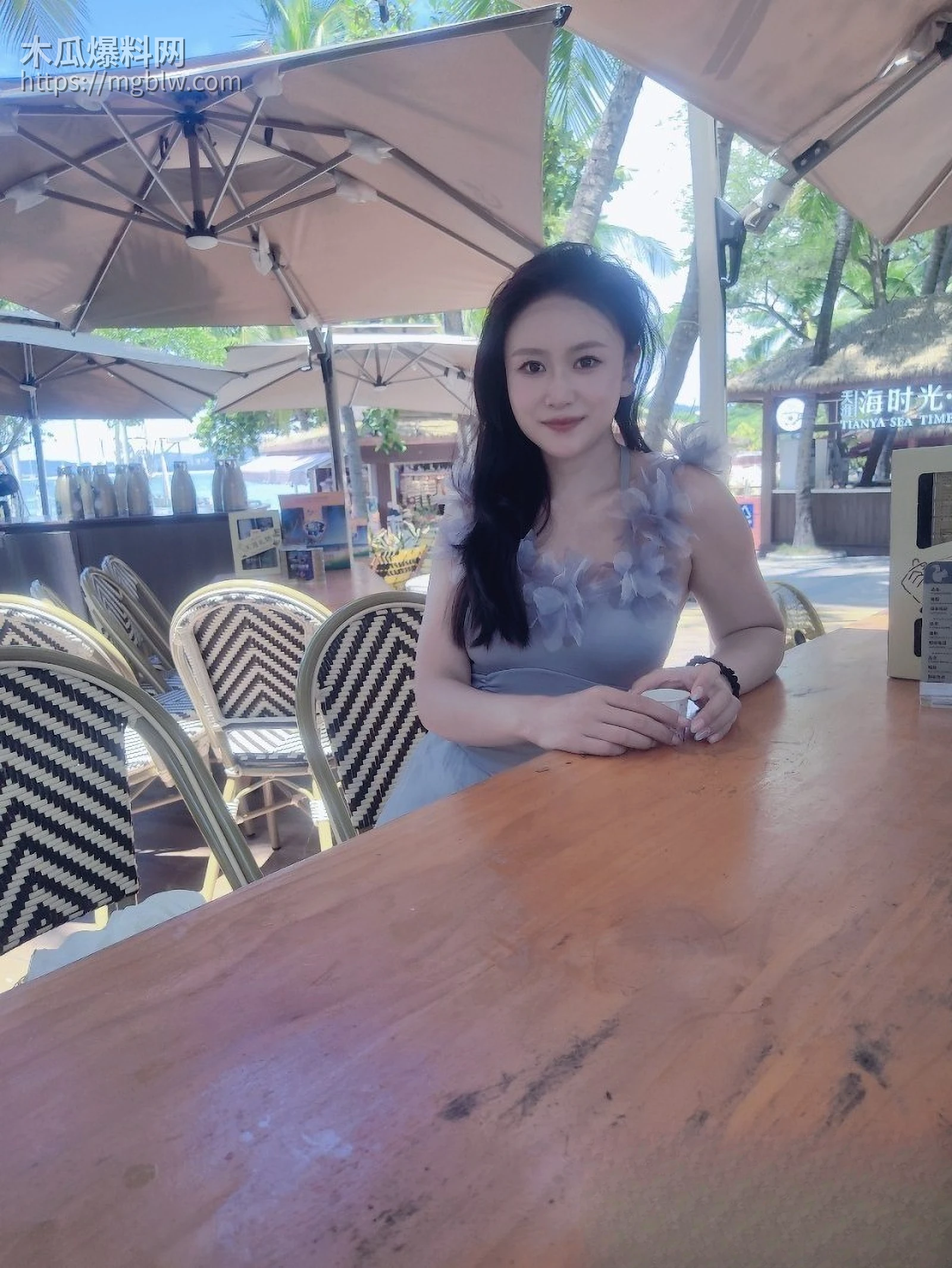 厦门巨乳人妻与老公居家性爱自拍 5