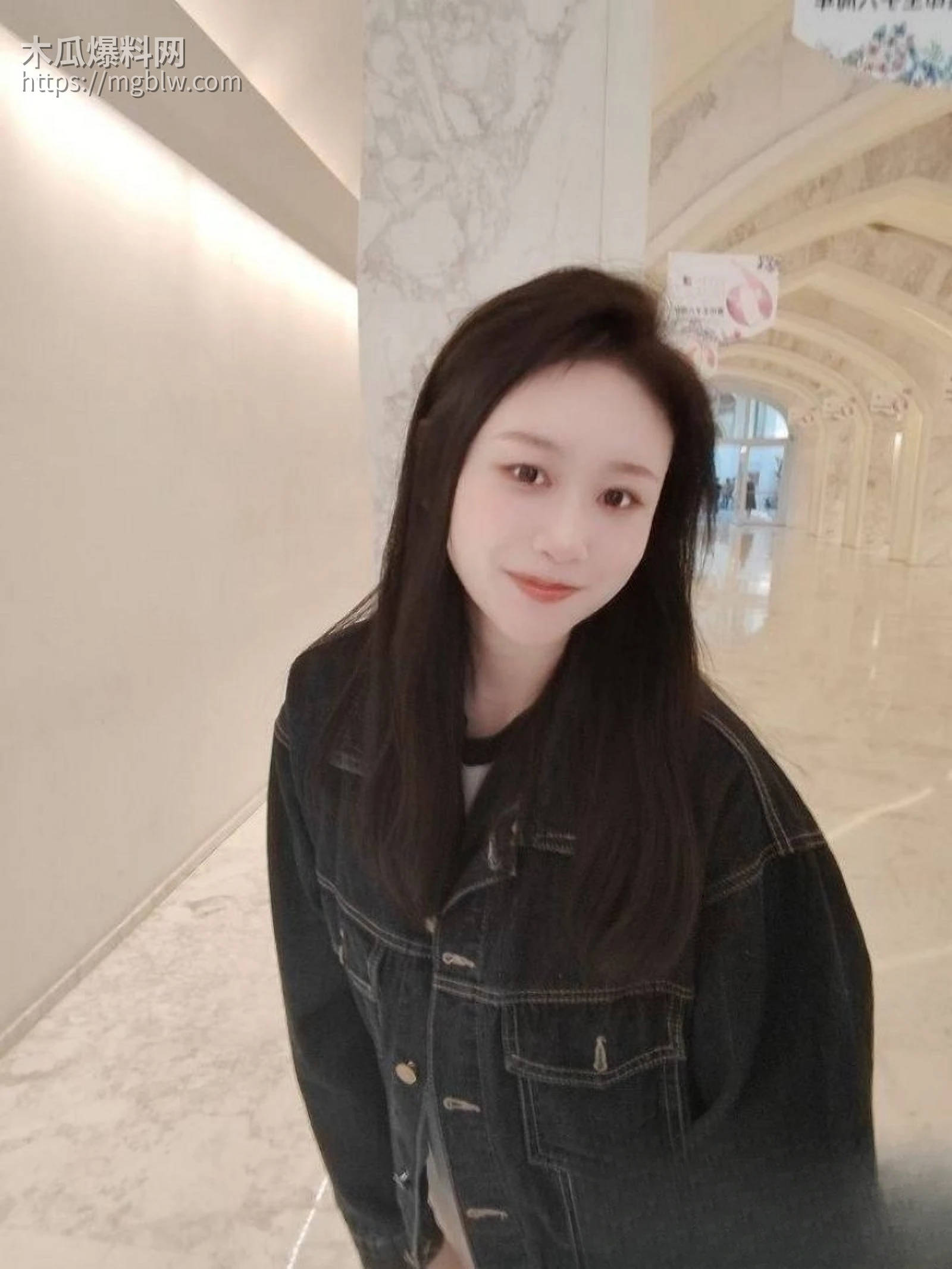 厦门巨乳人妻与老公居家性爱自拍 2