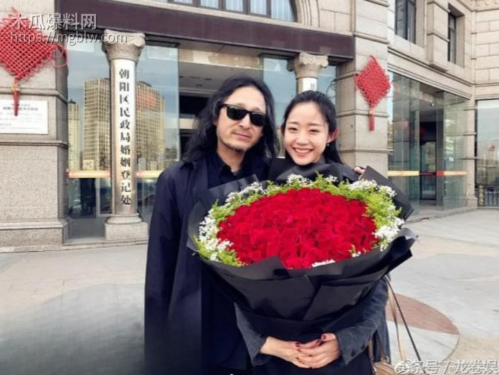 万千惠拿裸照当婚礼迎宾照06