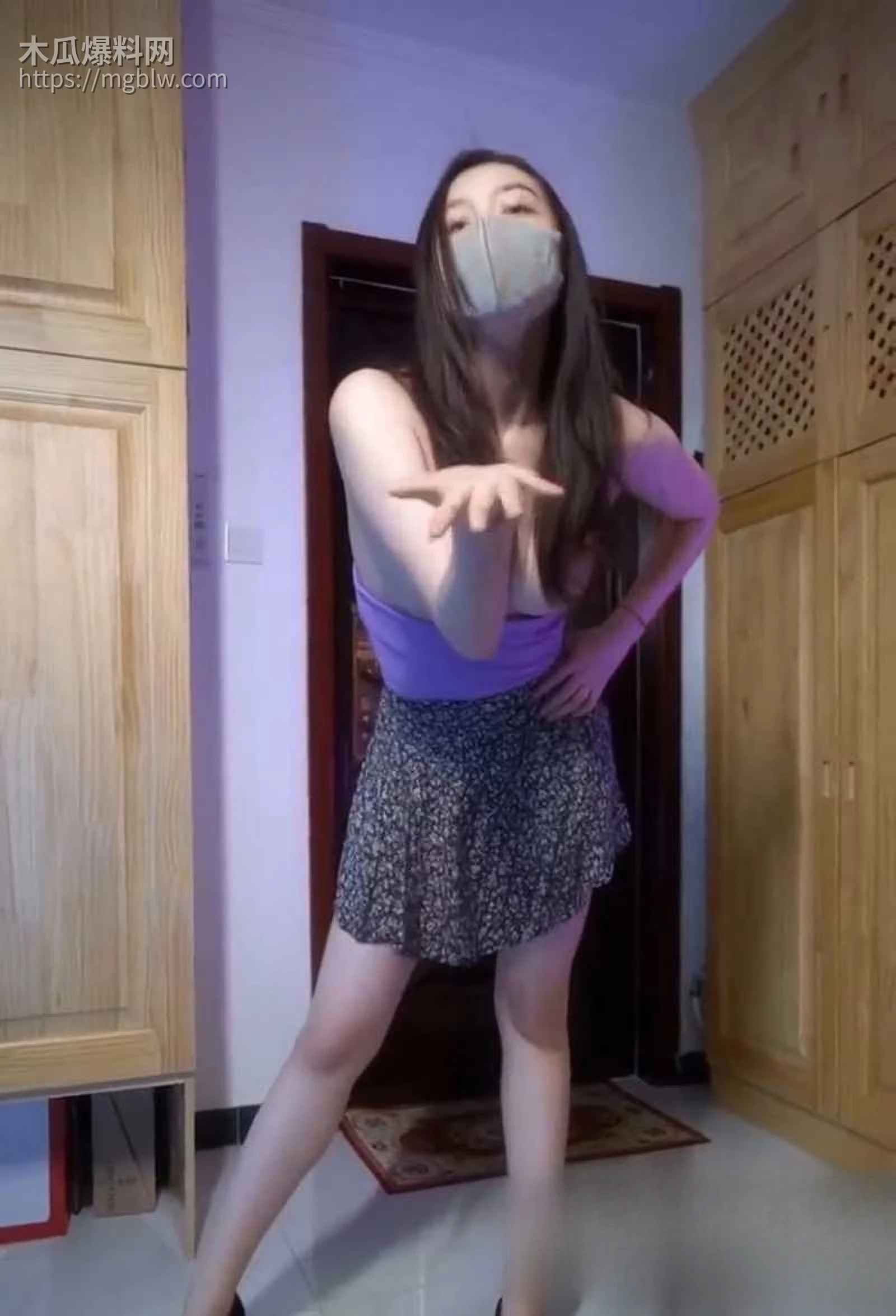 推特网黄咚小姐变装裸舞女王大合集 4 拷贝