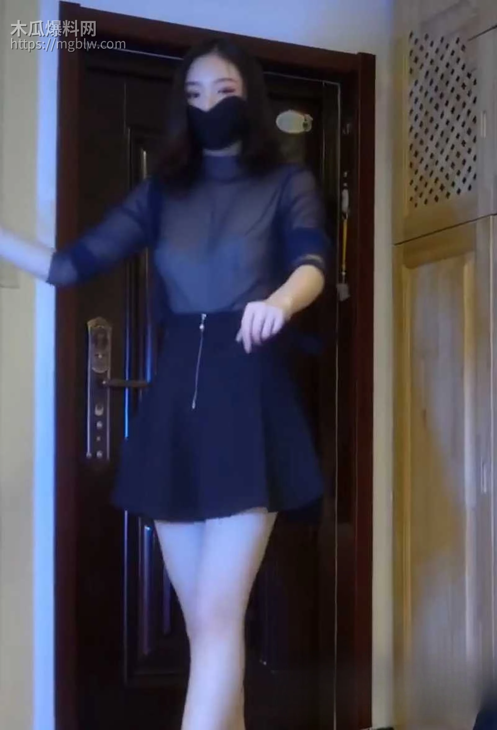 推特网黄咚小姐变装裸舞女王大合集 5 拷贝