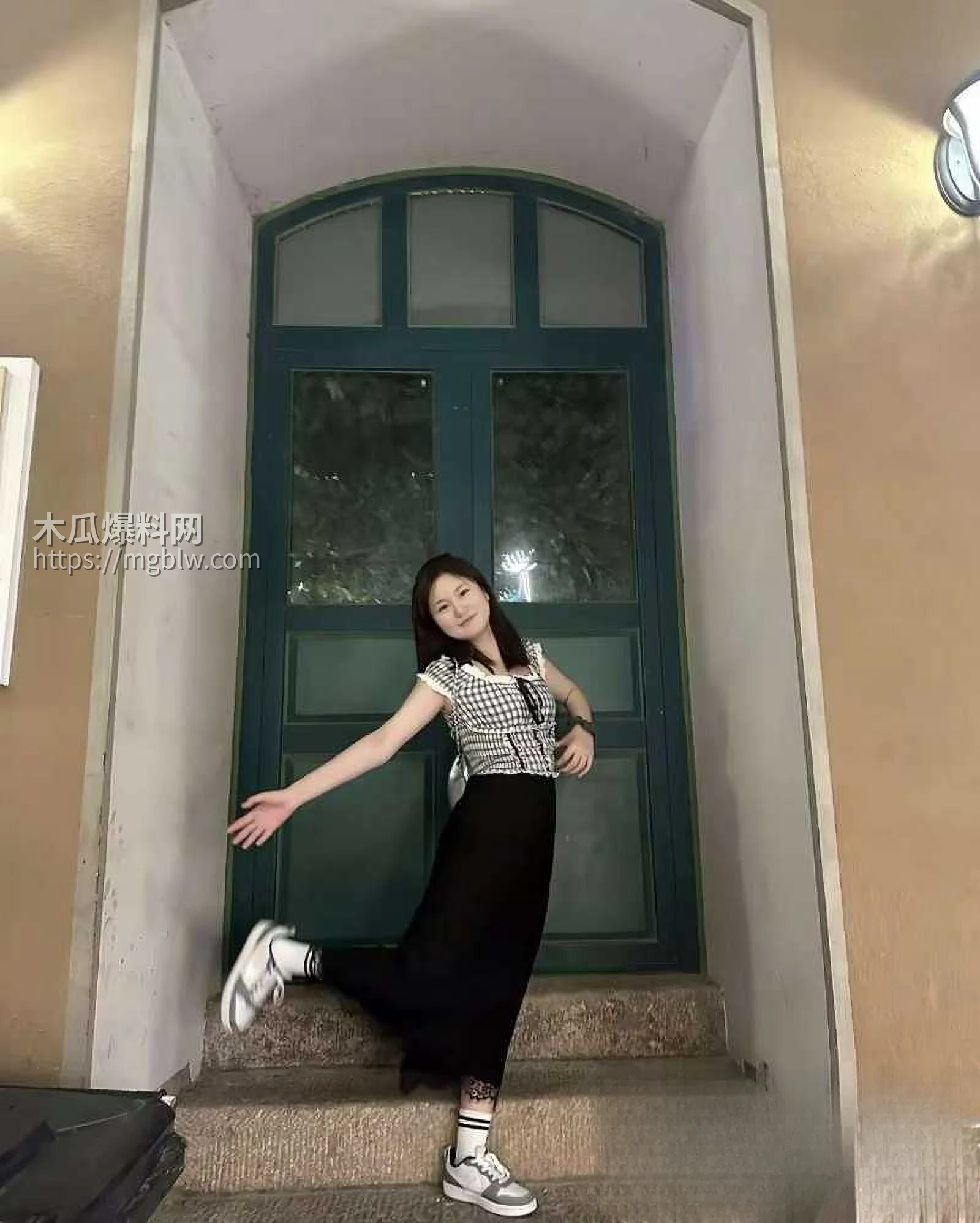 反差婊人妻朱瑞瑞3