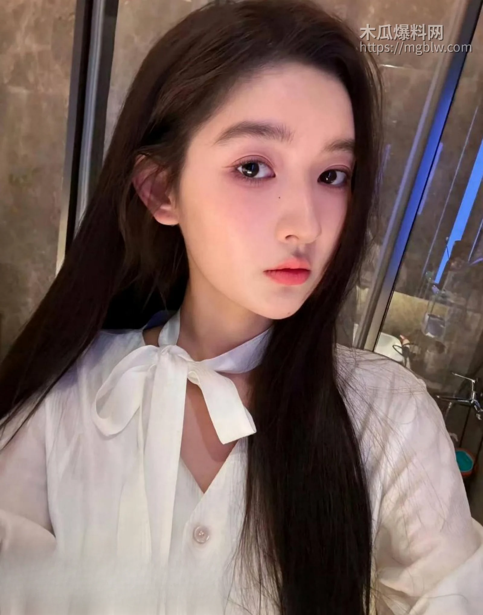 顶流明星黄景瑜王玉雯恋情曝光017