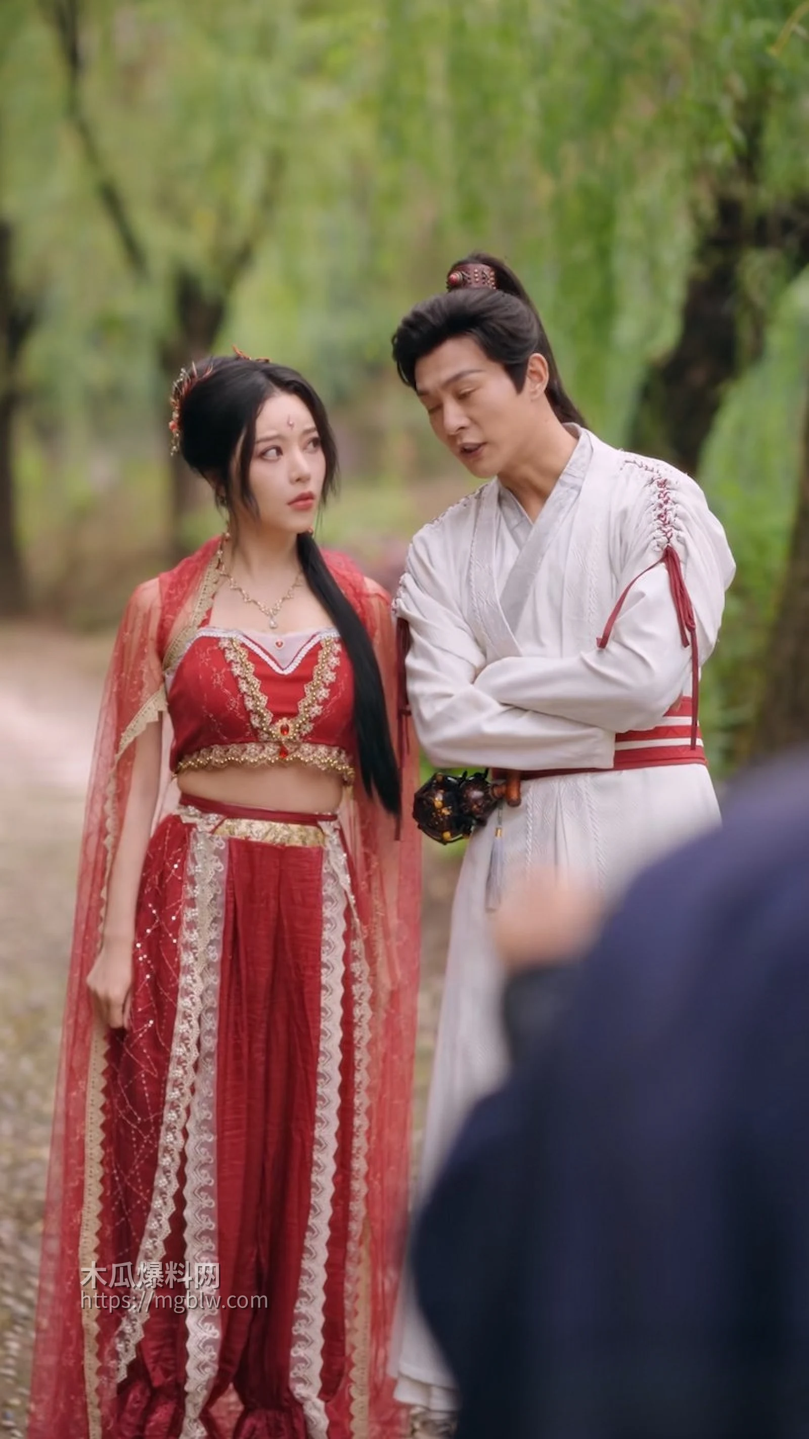 擦边短剧我在女宗当男修全集 1