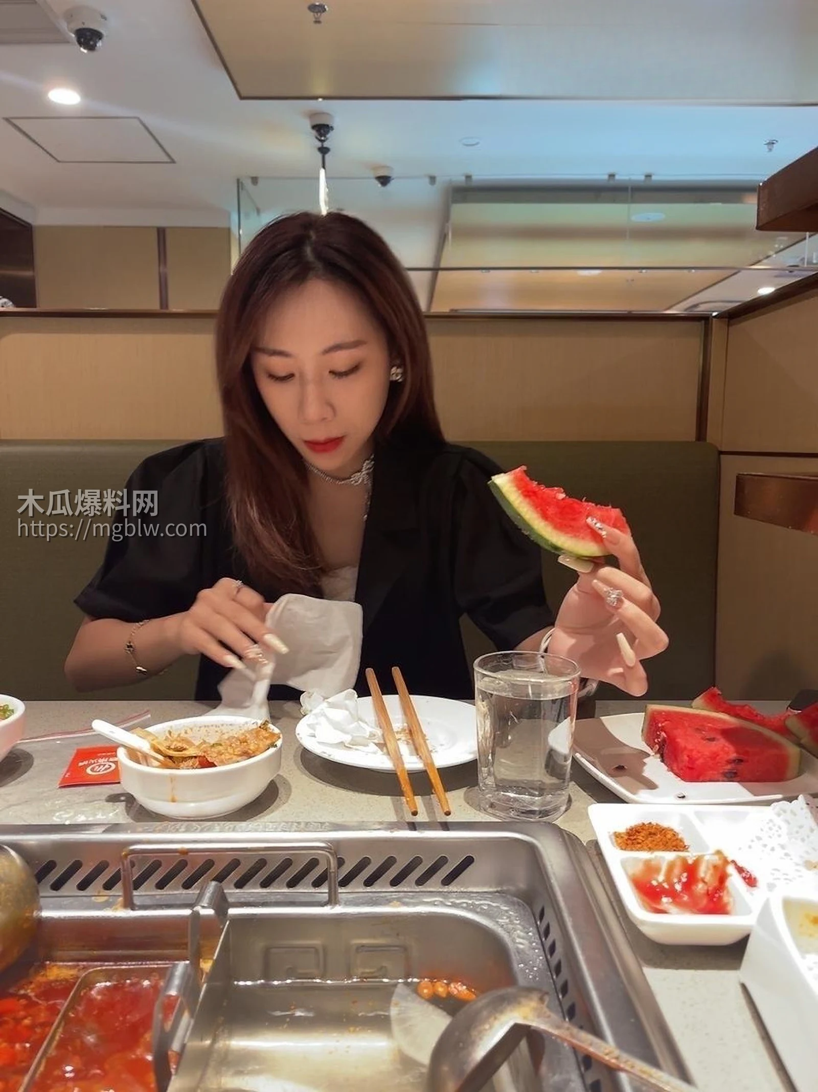 广东少妇 冯思思 经期做爱 2