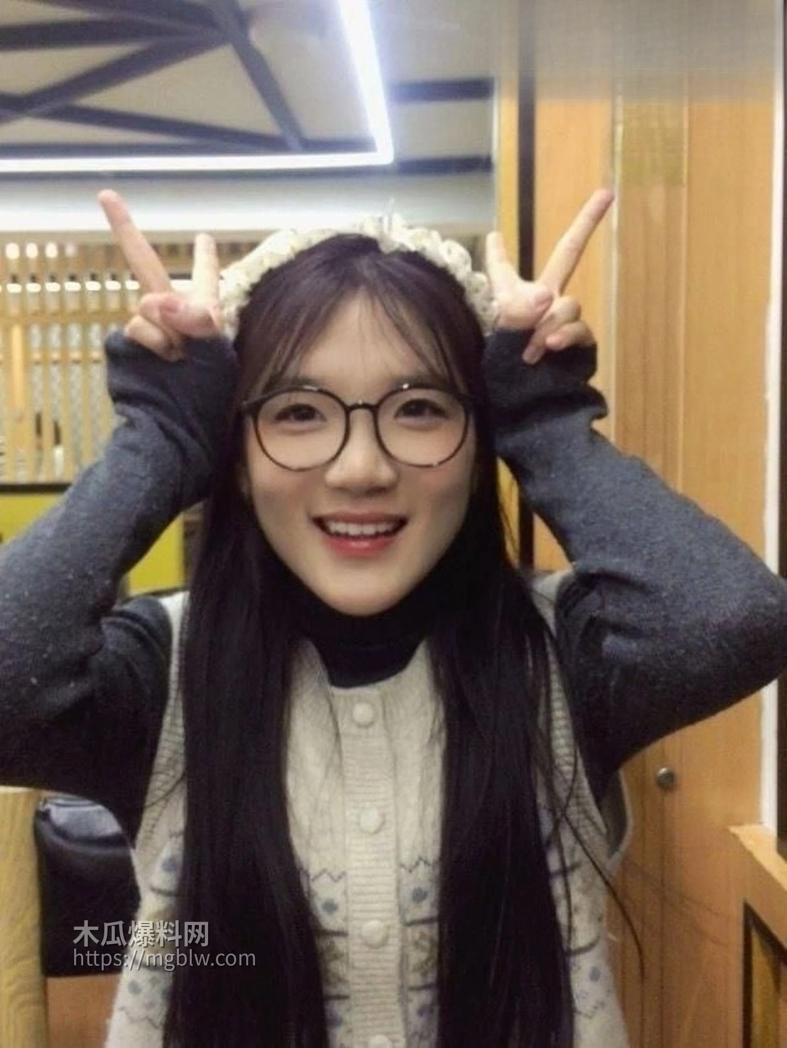 传媒学院眼镜妹 周晓云 男友调教视频泄密 露脸深喉传统姿势爆操 反差婊骚到没边！