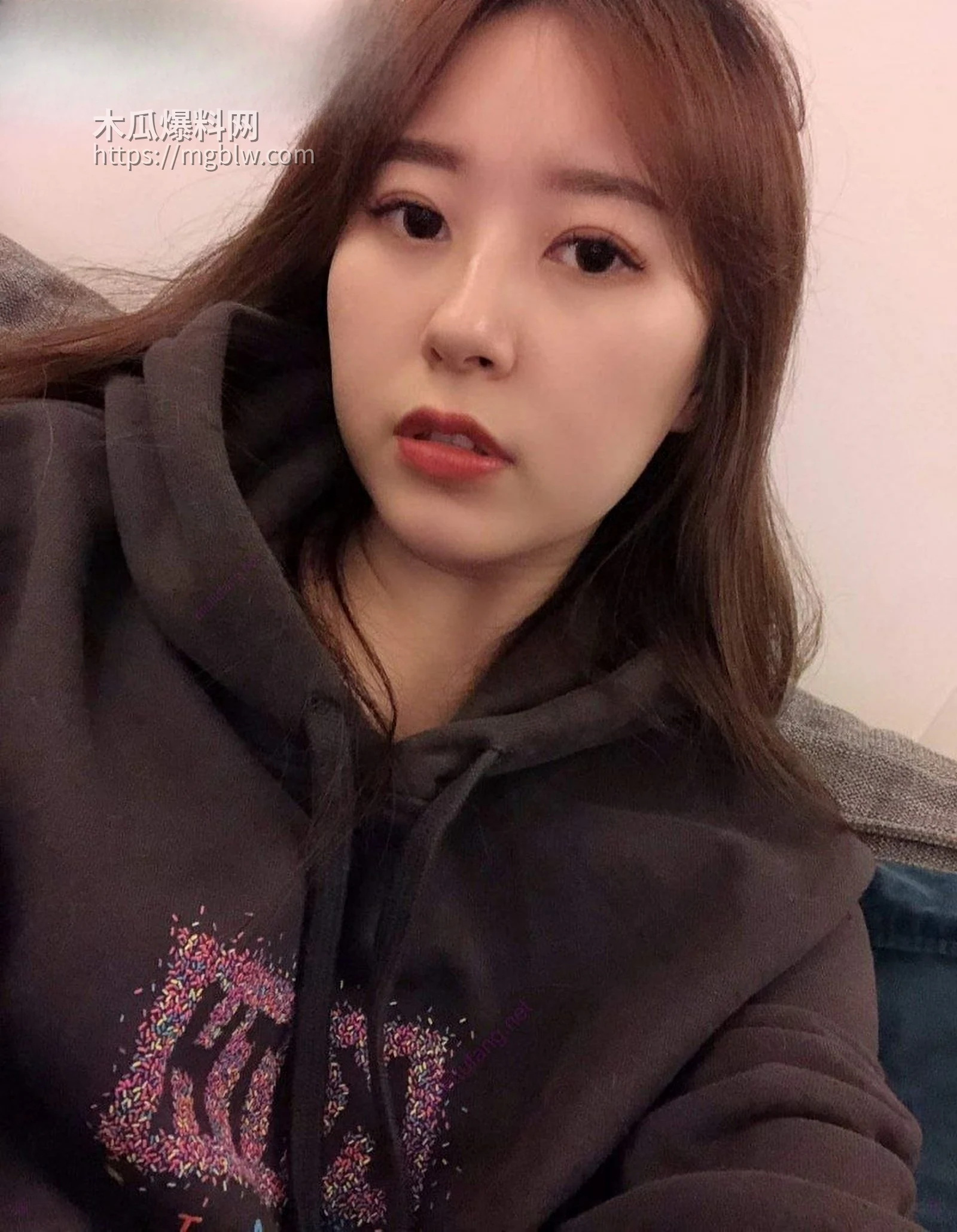 台湾新闻传媒大学 李雅與 情侣自拍 3