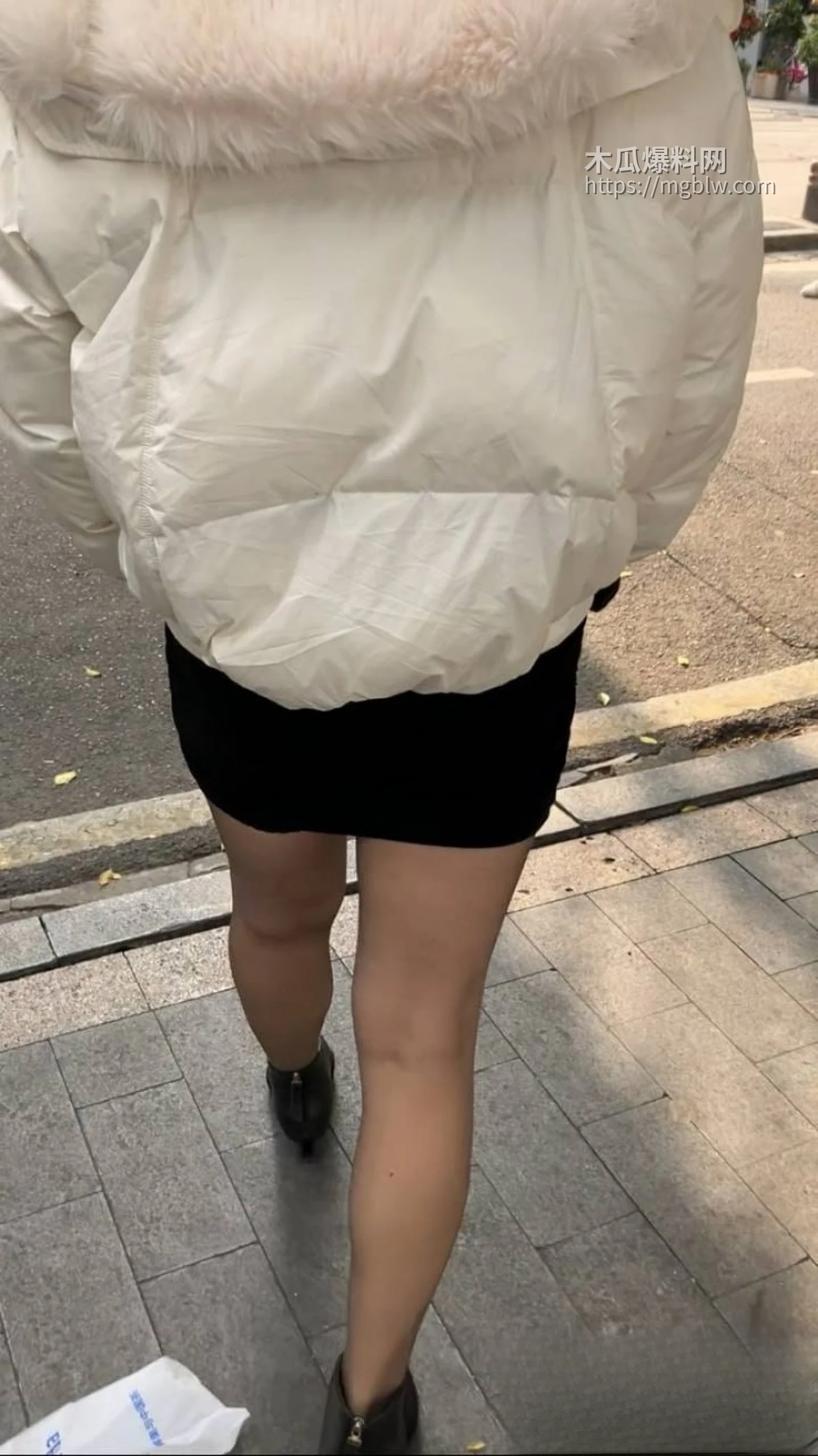 爱吃饺子和嫂子和嫂子车震做爱01