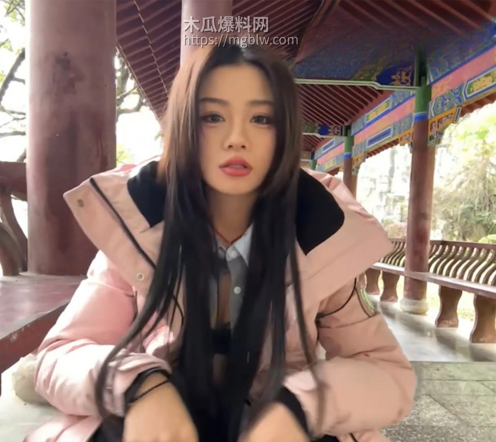 人气主播 Asia 公园露出自慰 1