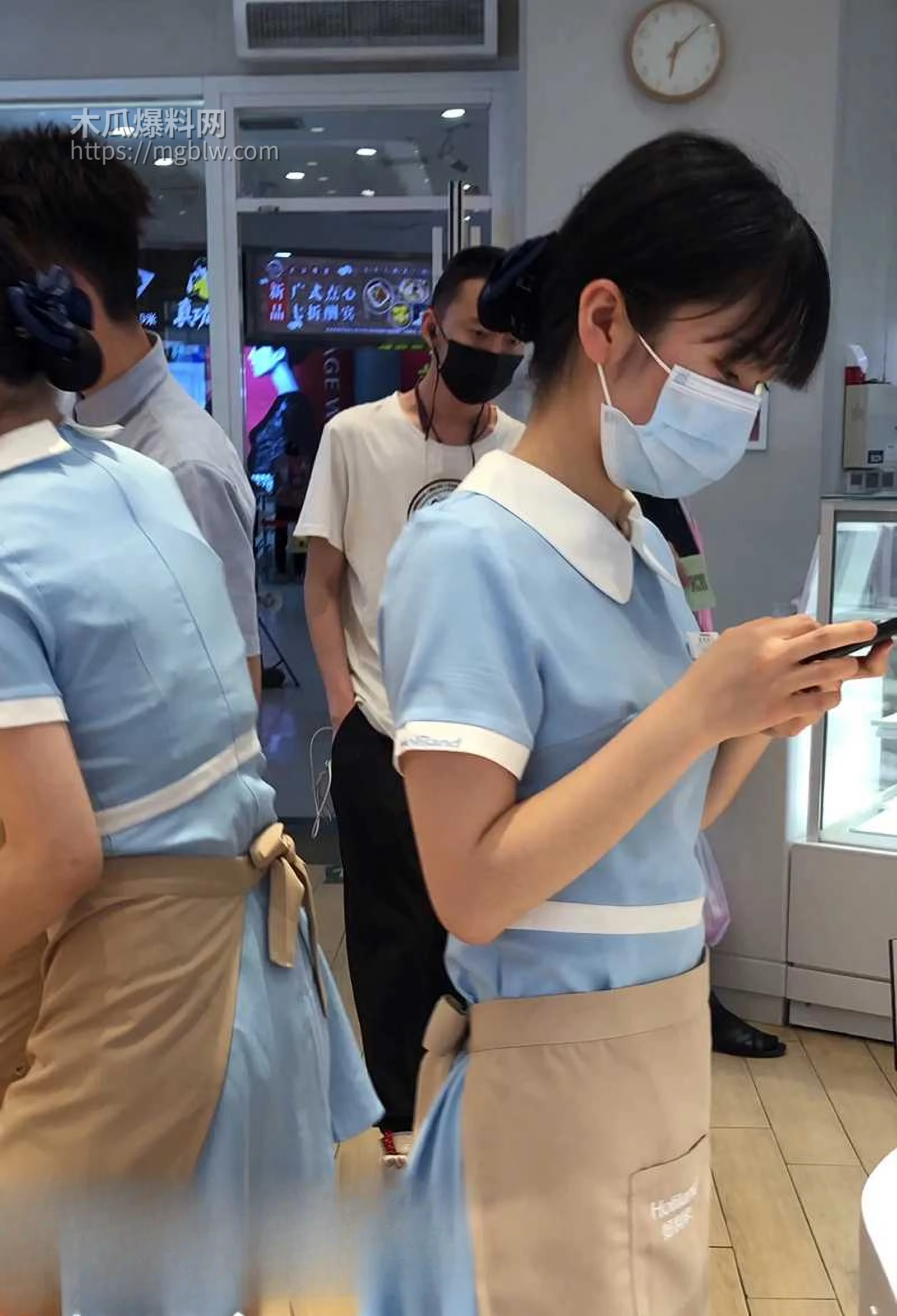 好利来小姐姐抄底偷拍福利 1 拷贝