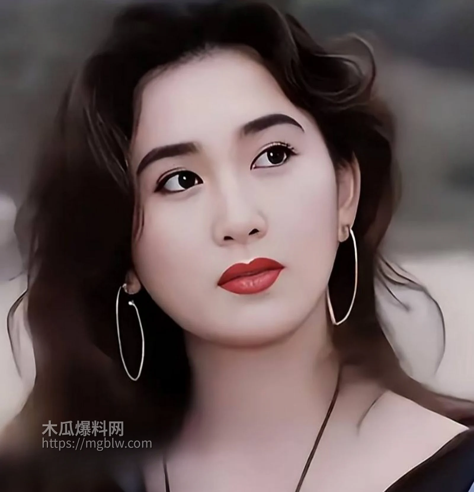 温碧霞生日现场遭养子强吻021