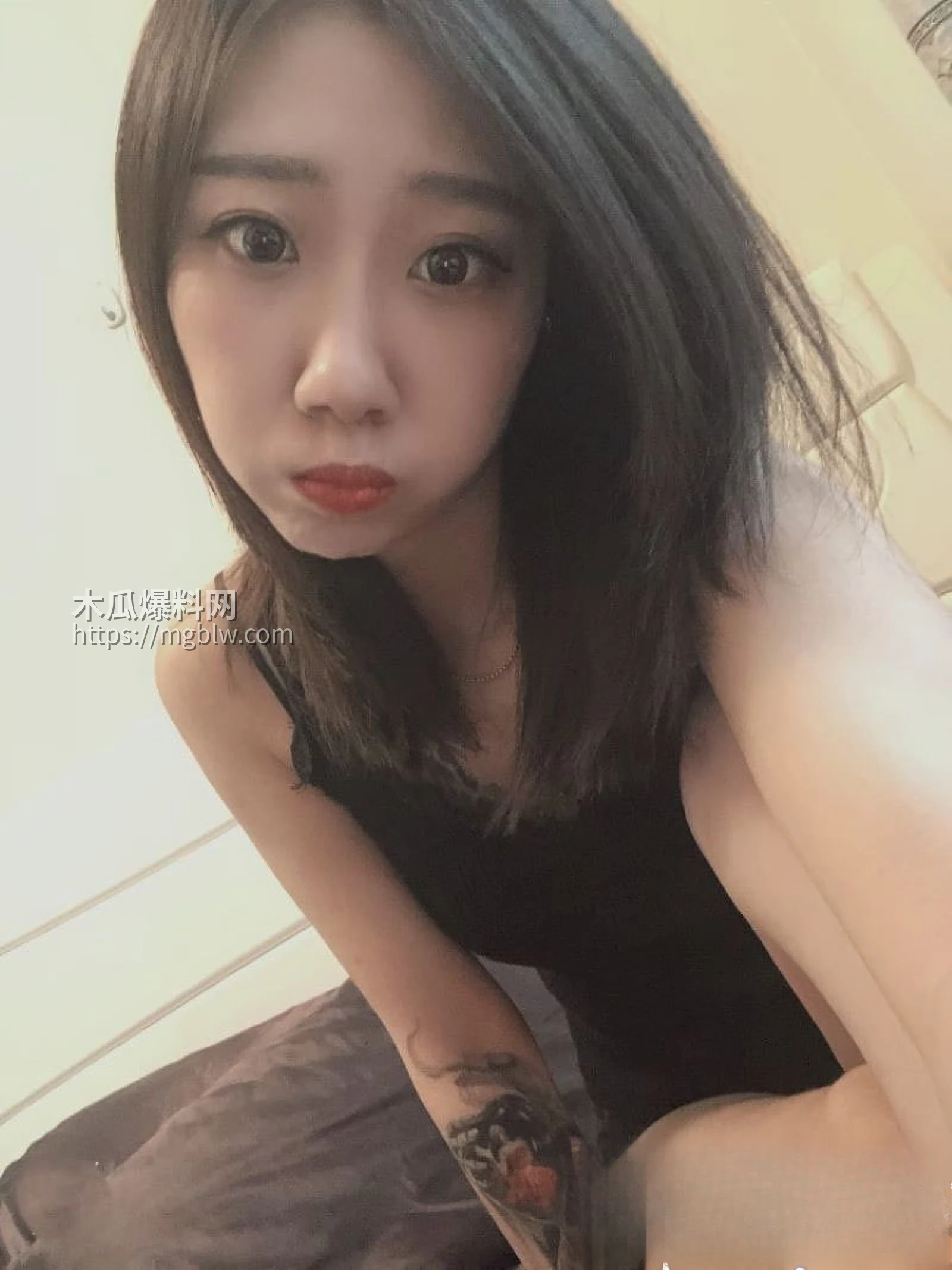 在德博士钟义迷奸女友7次 5