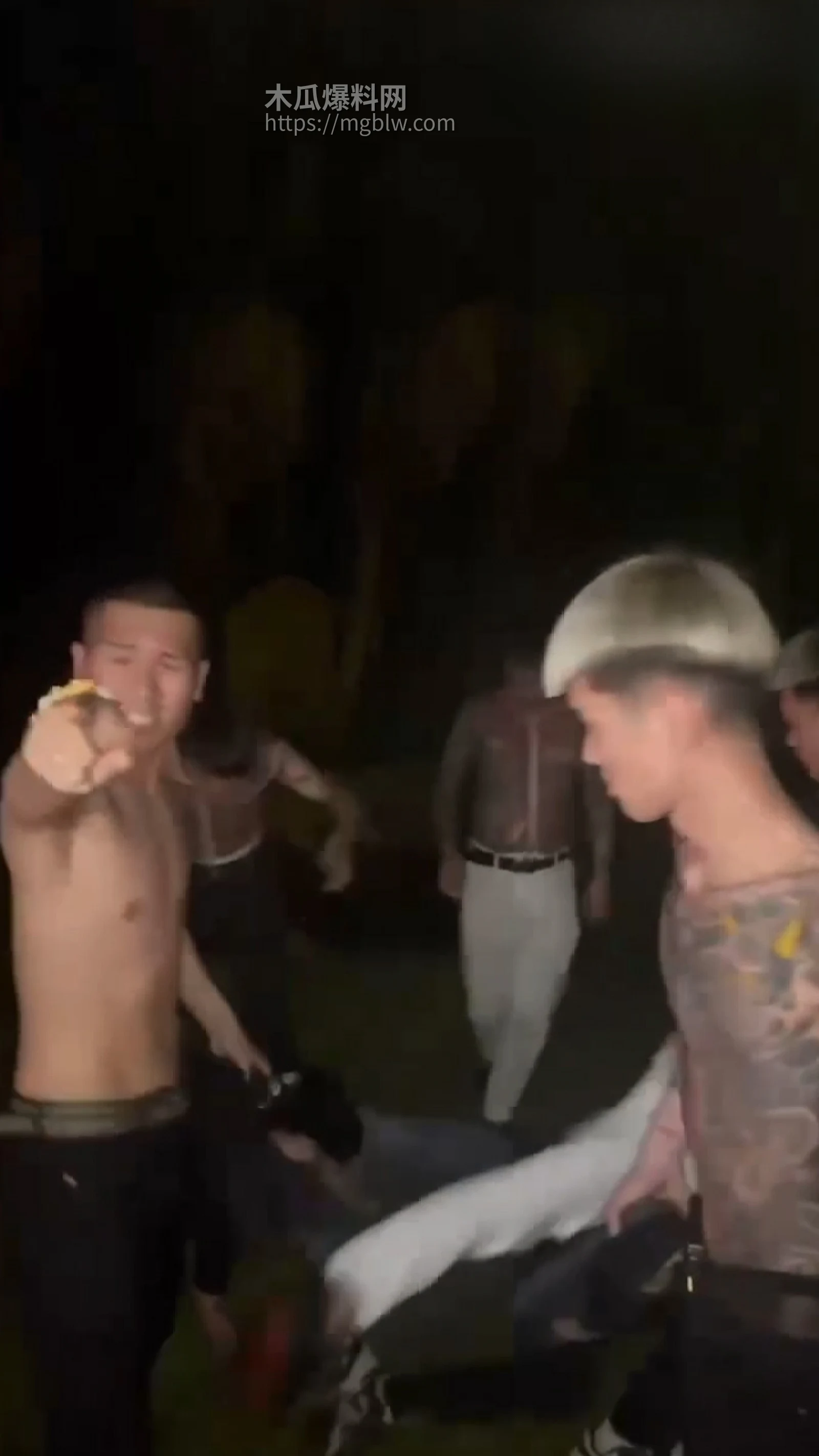 精神小伙被真实打脸4